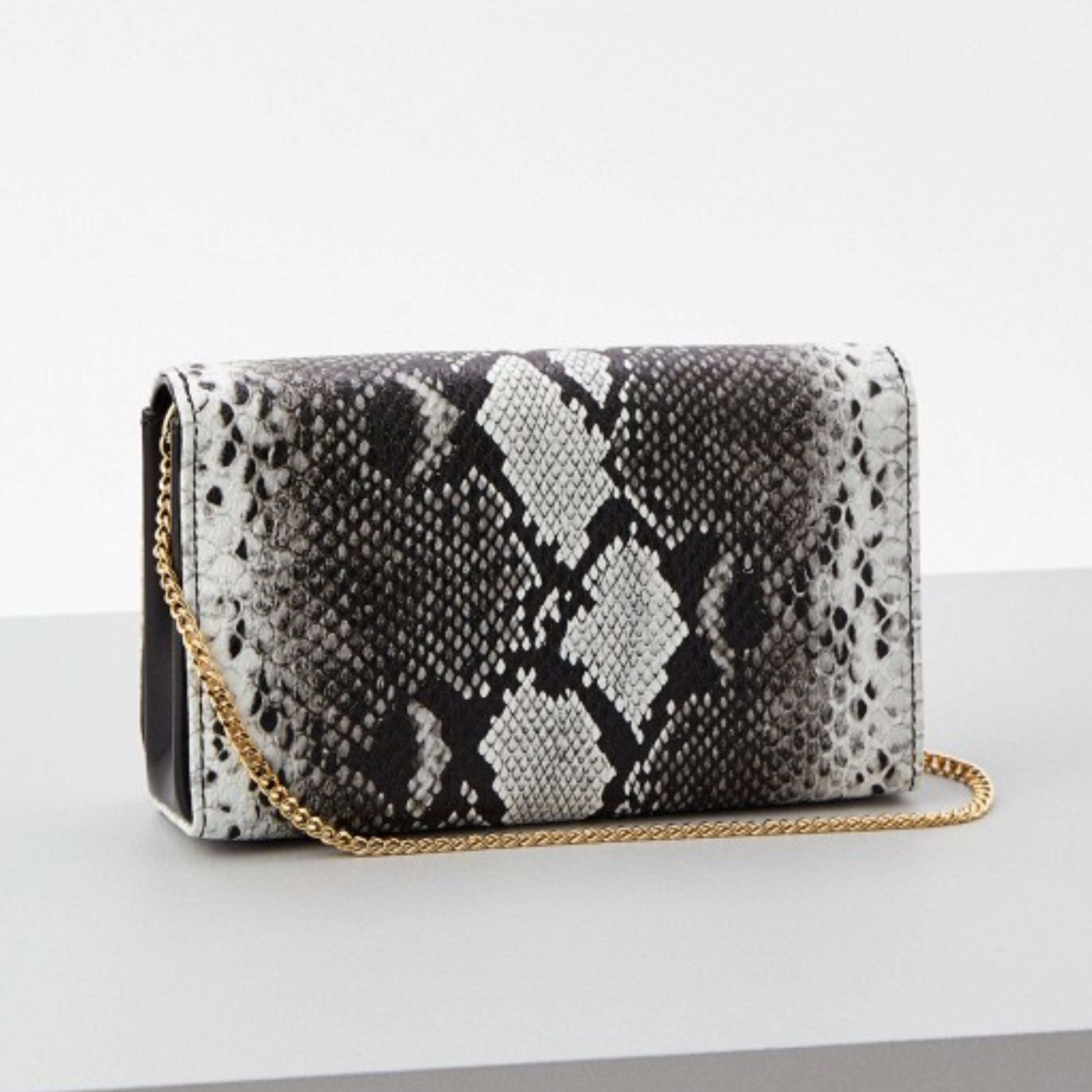 Дамска чанта Women’s crossbody bag Love Moschino JC4276PP0EKI0 Snake effect back view