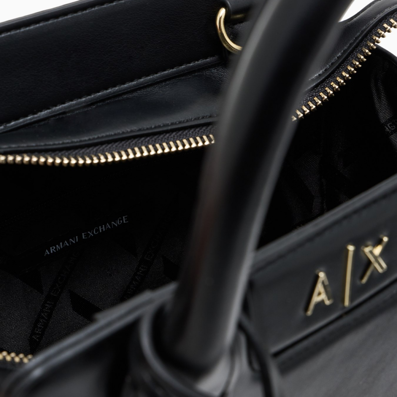 Дамска чанта Armani Exchange Women Handbag XW002159 AF19892 UC001 Inside View
