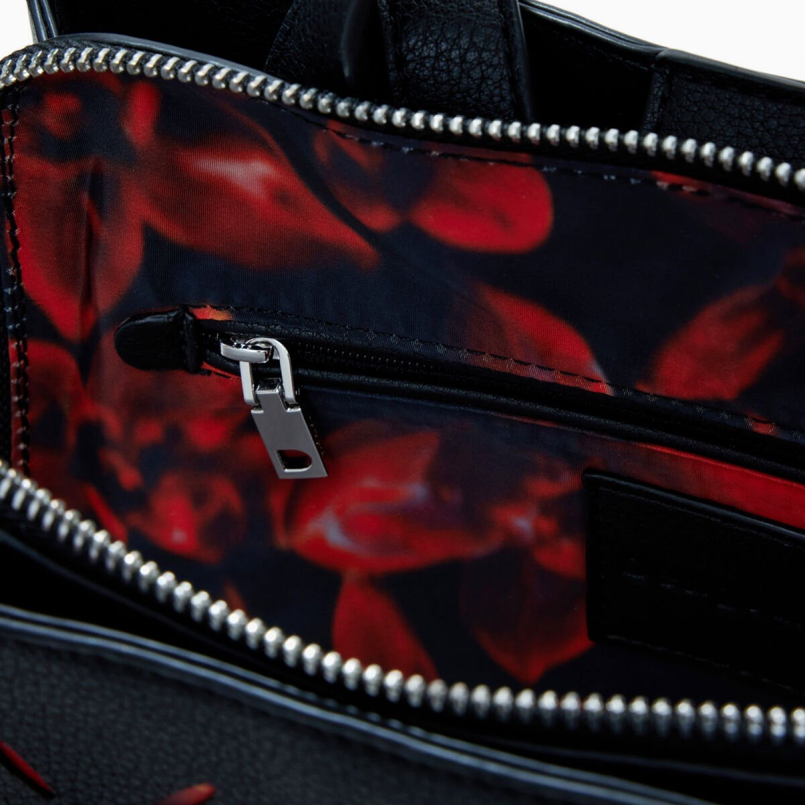 Дамска чанта раница Women’s rucksack Desigual 25WAKP15 2000 Black detail view