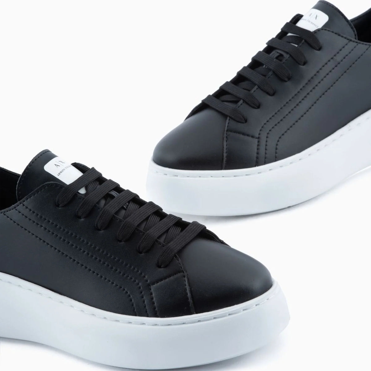 Дамски кецове Armani Exchange XDX043 XCC641 00002 (черно) Изглед отзад