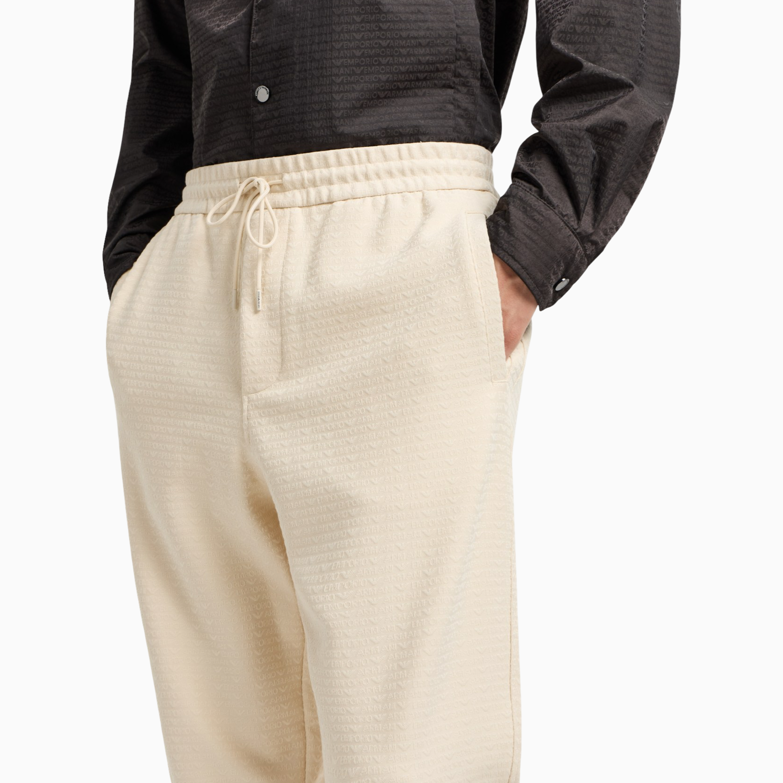 Мъжко бежово спортно долнище Emporio Armani Men Joggers EM001106 AF13700 U1088 Close-Up