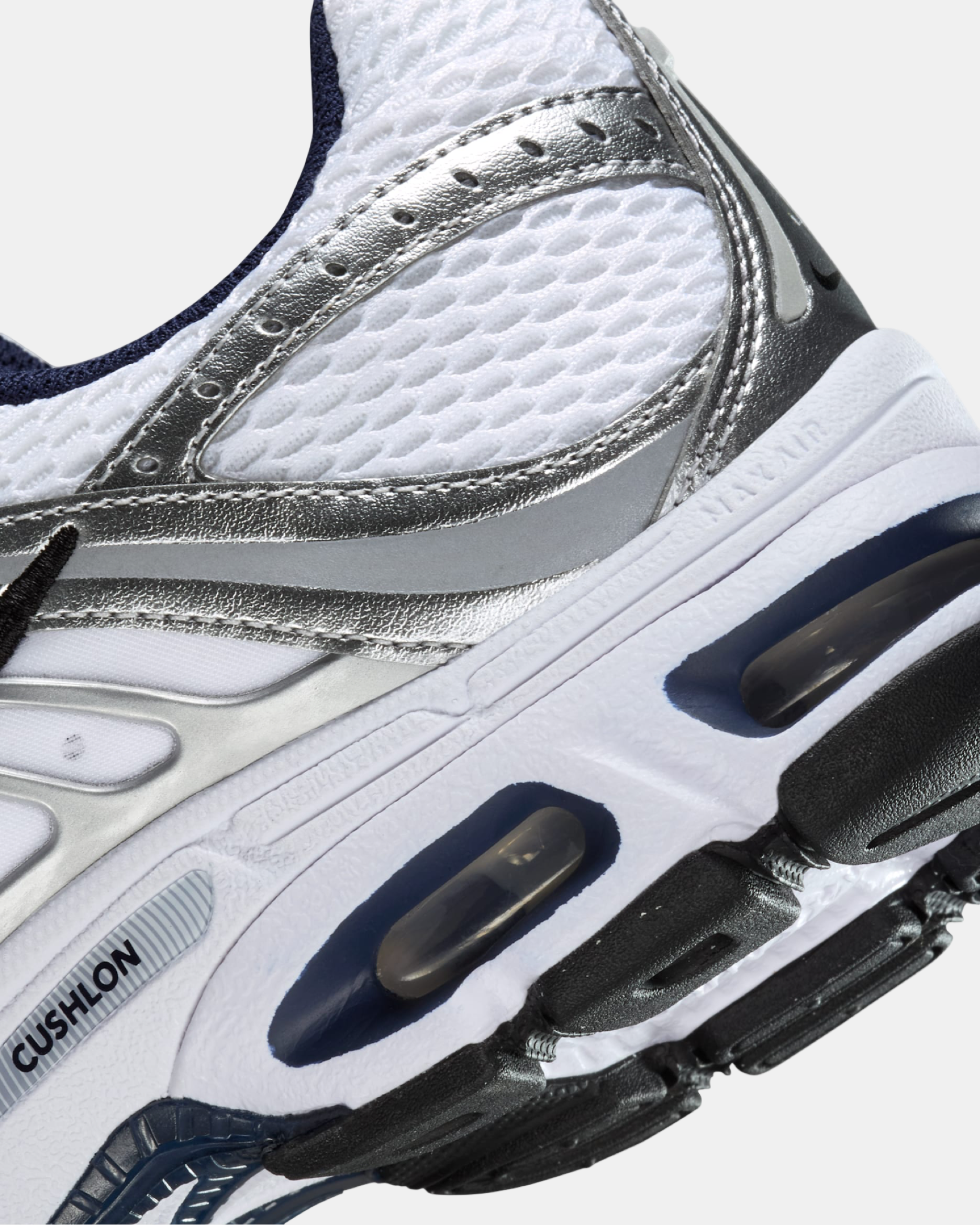 Дамски маратонки Nike Air Max Moto 2K Women Sneakers HQ2056-104 Close-Up