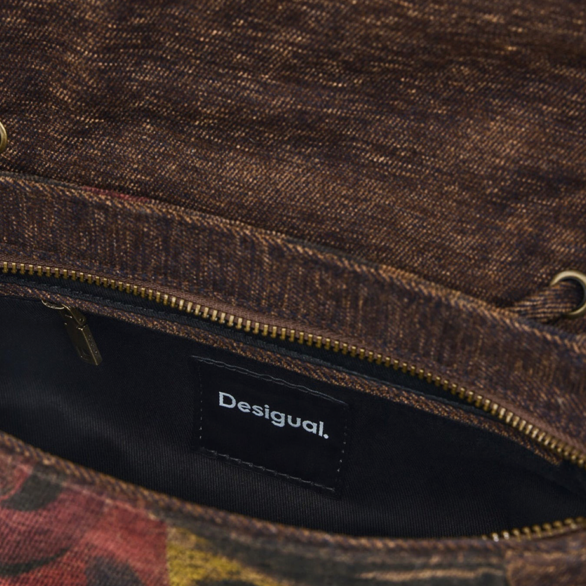Дамска чанта Desigual Women Crossbody Bag 26WAXD14 9019 Inside View