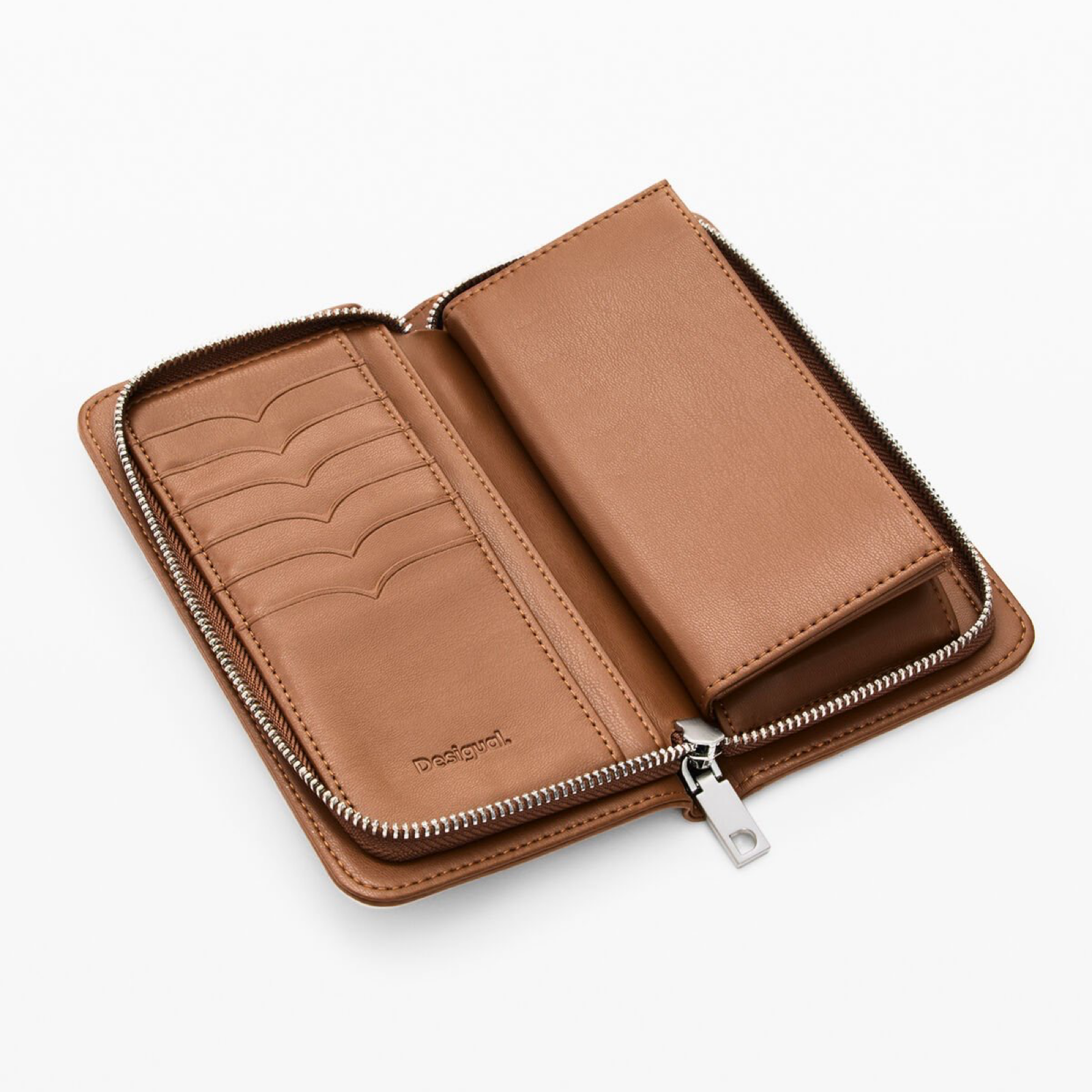 Дамско кафяво портмоне Desigual Women Wallet 26SAYP21 6011U Inside View