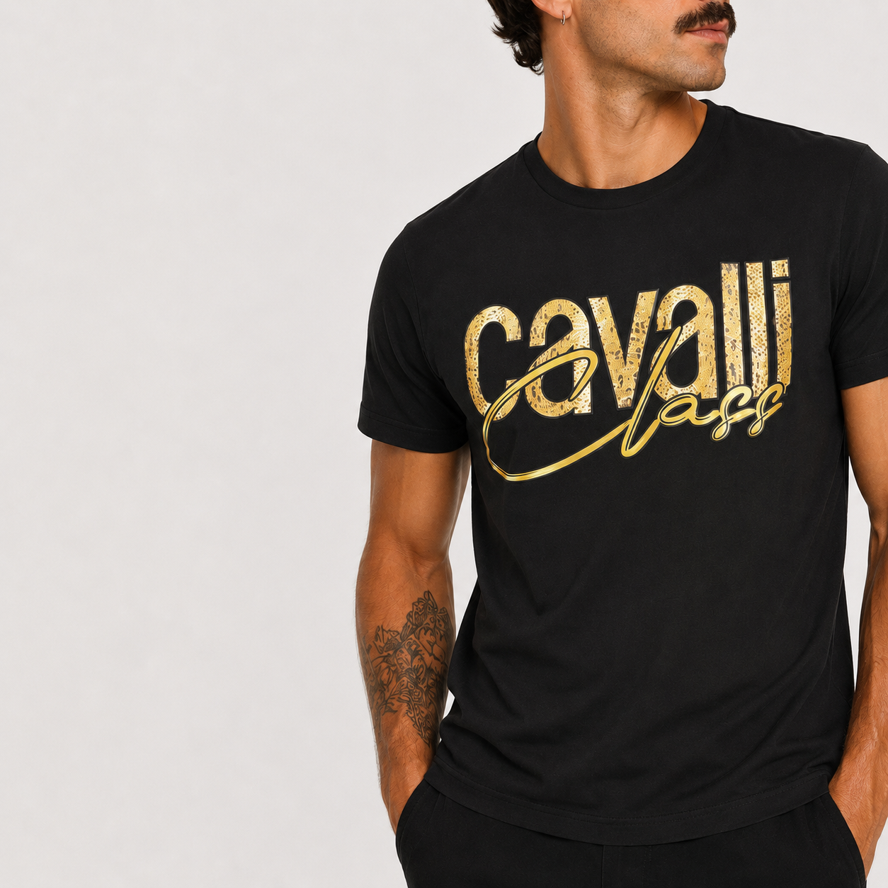 Мъжка черна тениска Cavalli Class Men T-shirt TXT61MJD060 05051 Close-Up