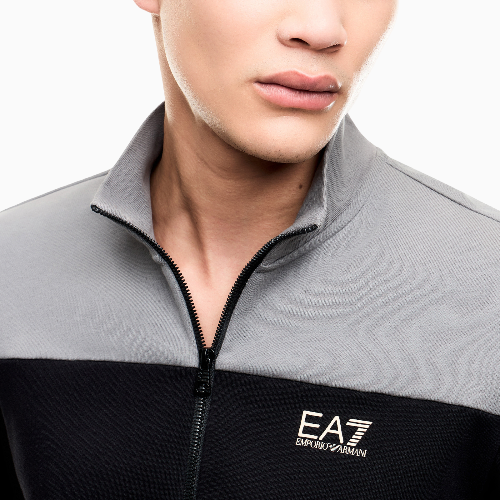 Мъжки екип EA7 Emporio Armani Men Tracksuit 7M002405 AF10377 UC001 Close-Up