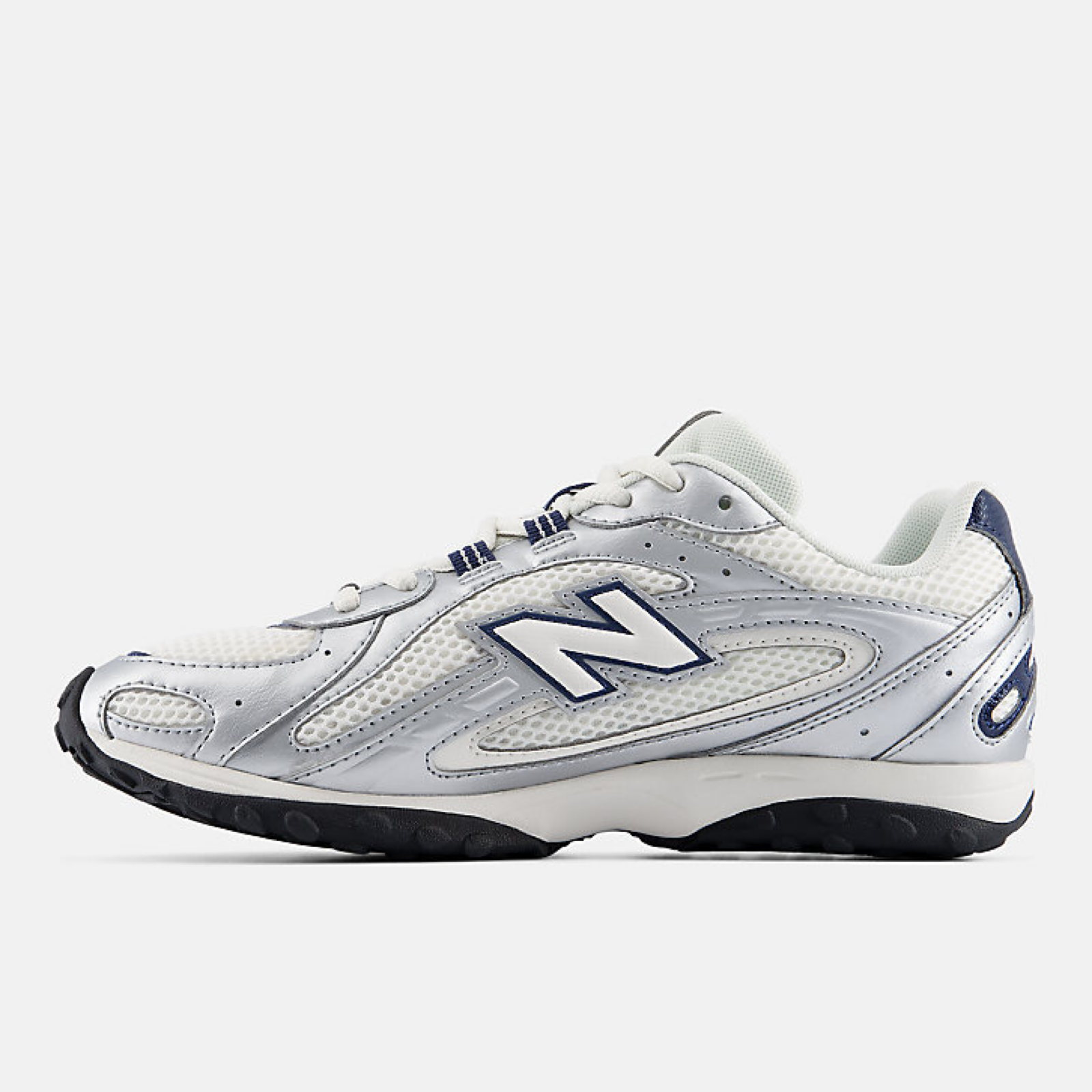 Дамски маратонки New Balance 204L Women Sneakers U204LPC Medial View