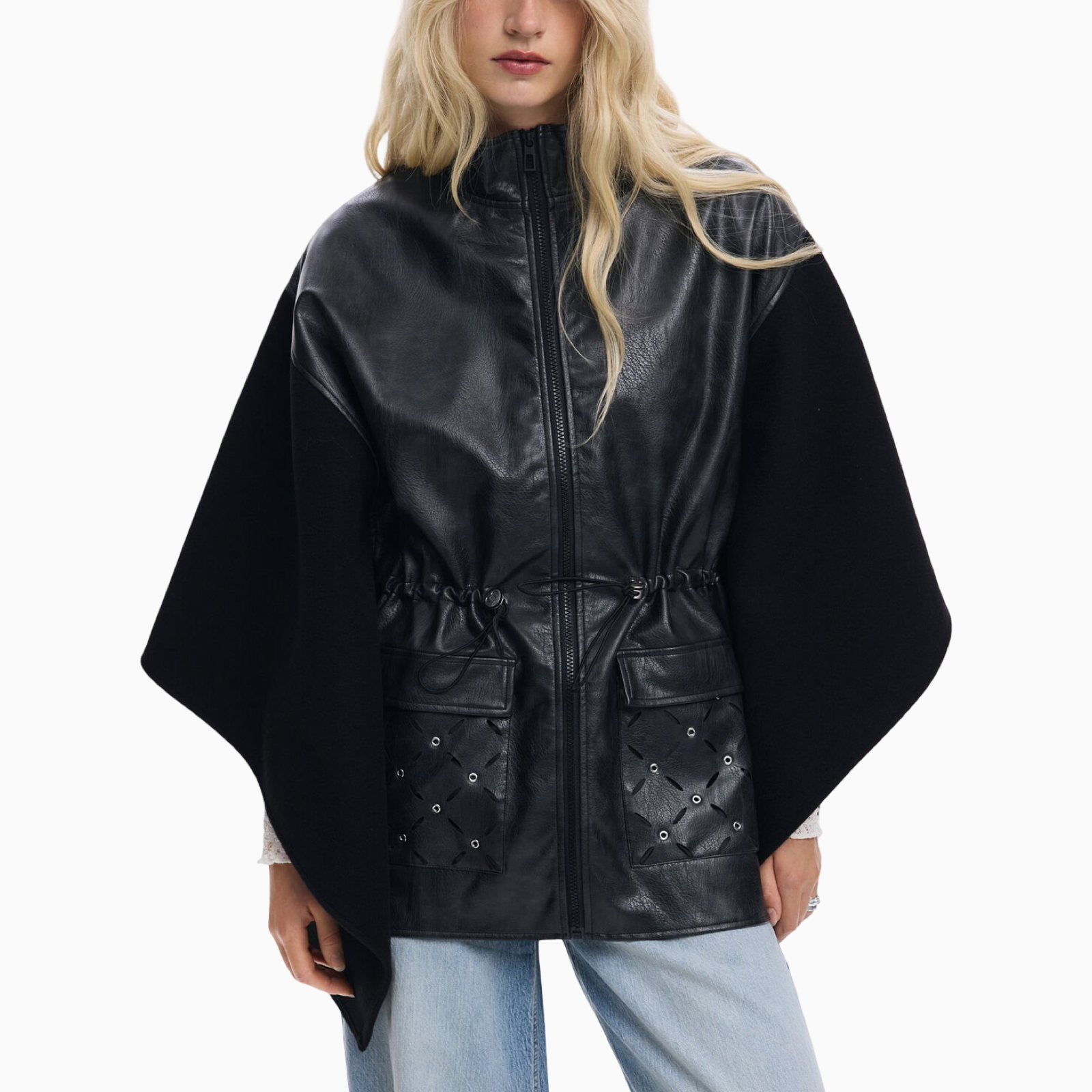Дамски пончо Desigual Women Poncho 
25WAIA08 Front View