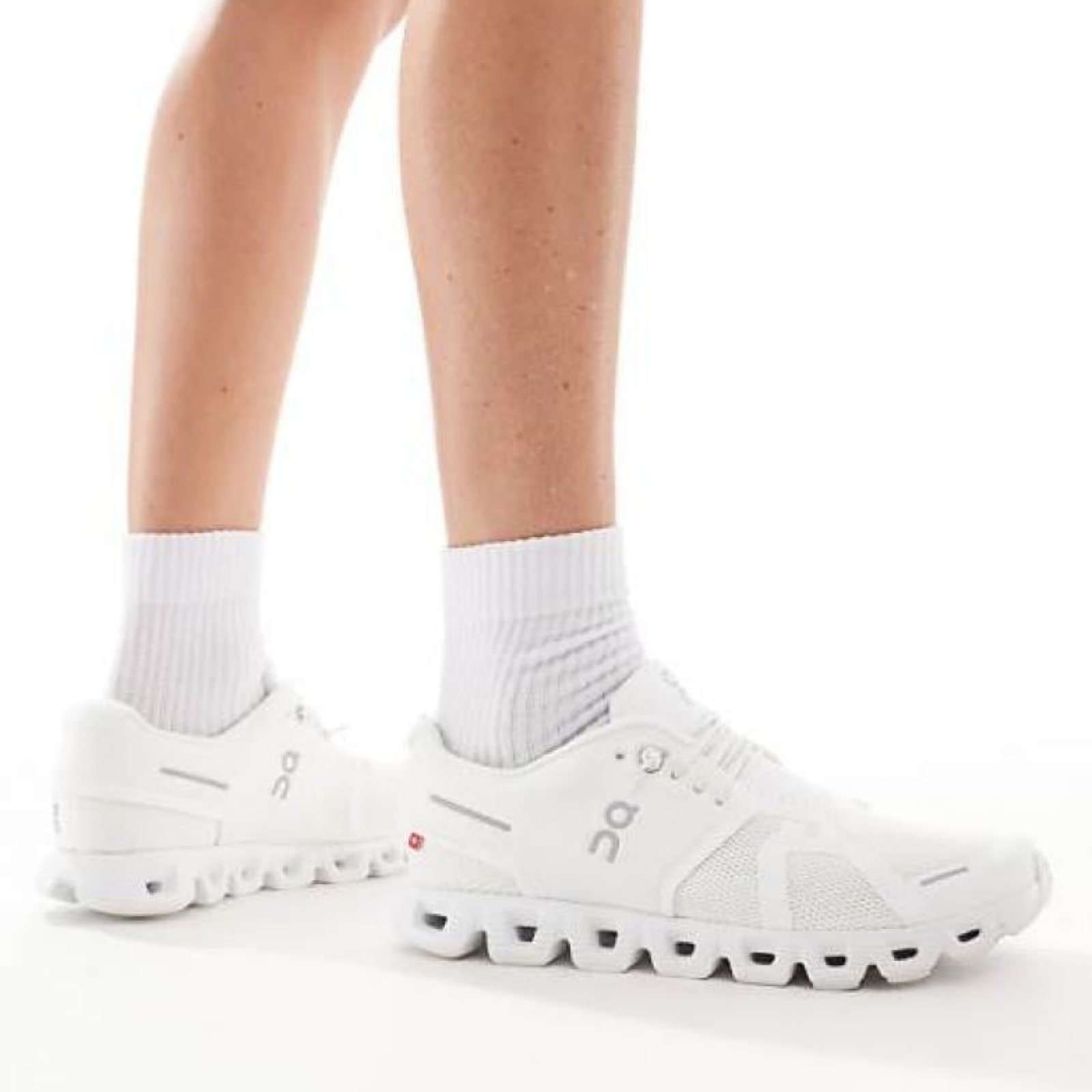 ON Cloud 6 Sneakers Lateral View