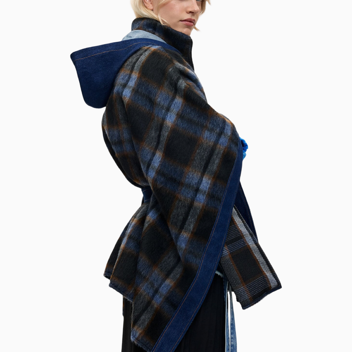 Дамско пончо Desigual Women Poncho 26WAID02 6000 Side View