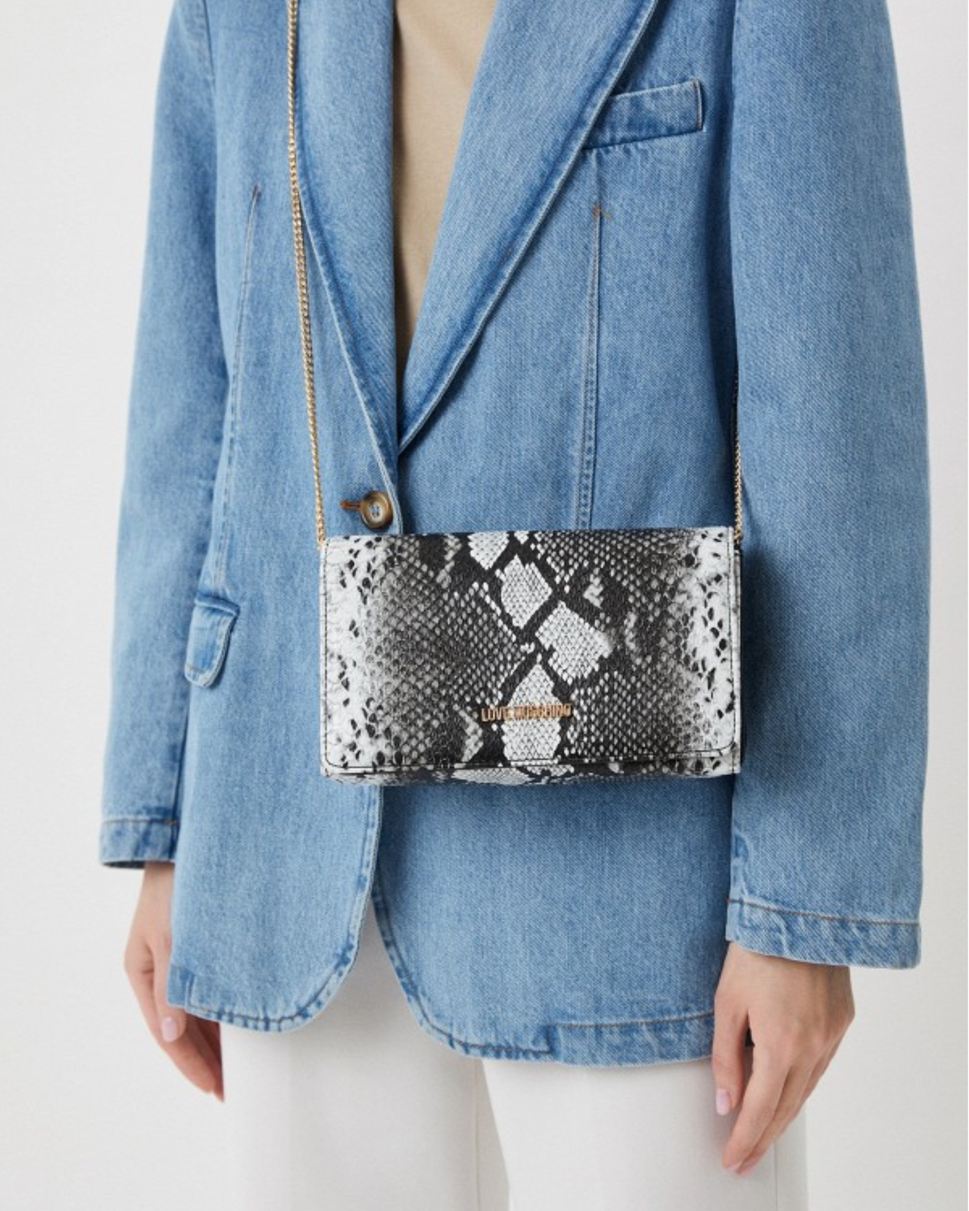 Дамска чанта Women’s crossbody bag Love Moschino JC4276PP0EKI0 Snake effect lifestyle cropped view