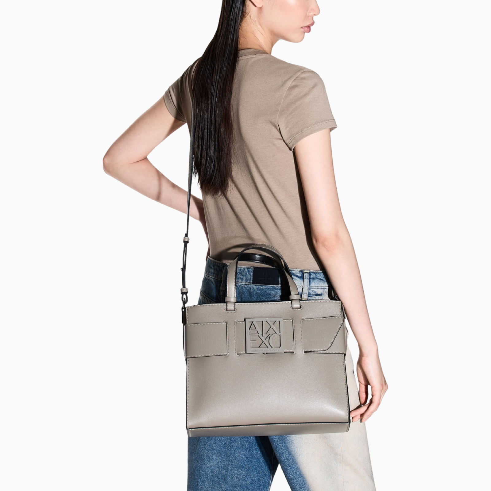 Дамска чанта Armani Exchange Women Tote Bag 942689 0A874 U6242 Model View