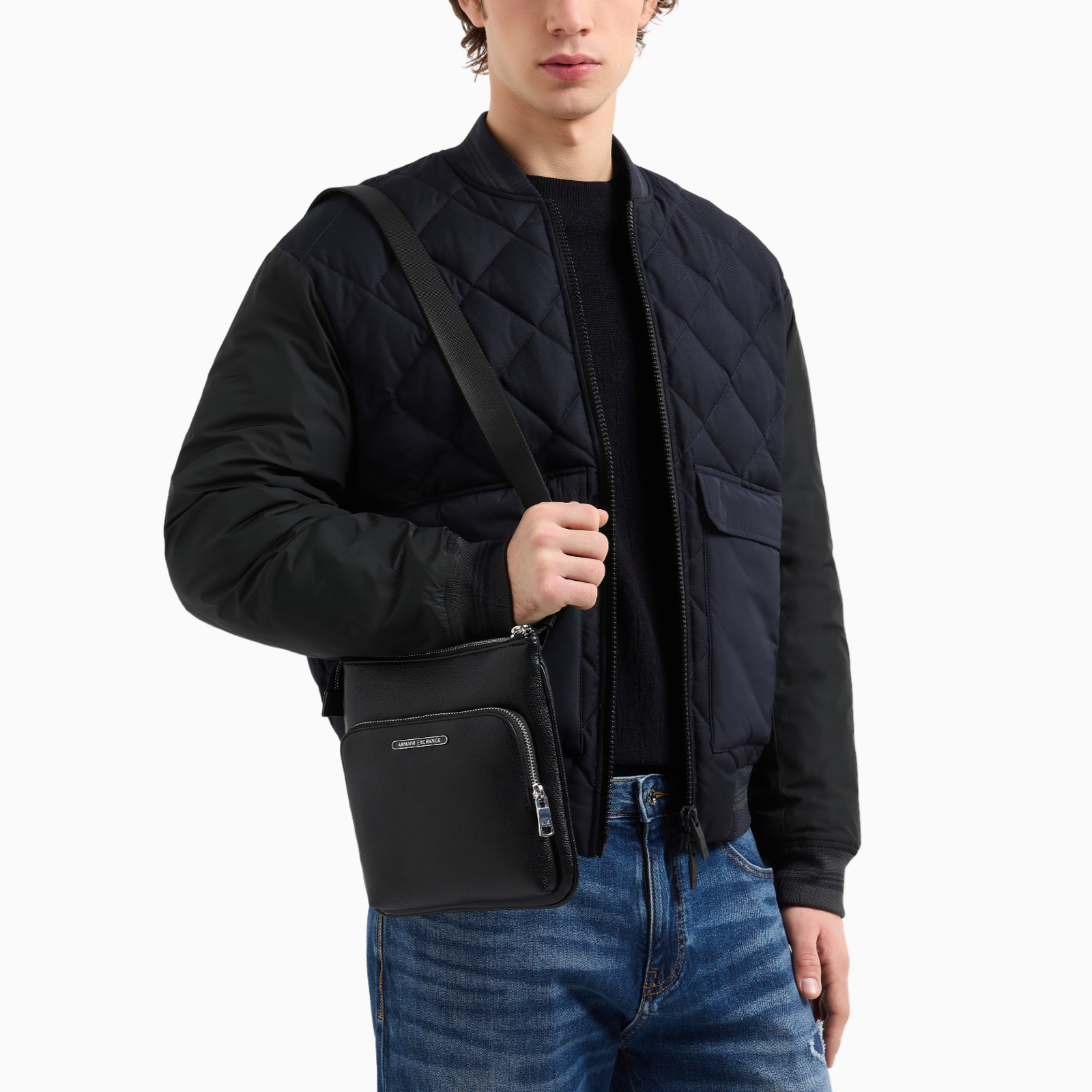 Мъжка чанта Armani Exchange Men Bag XM000846 AF12134 UC001 Model View