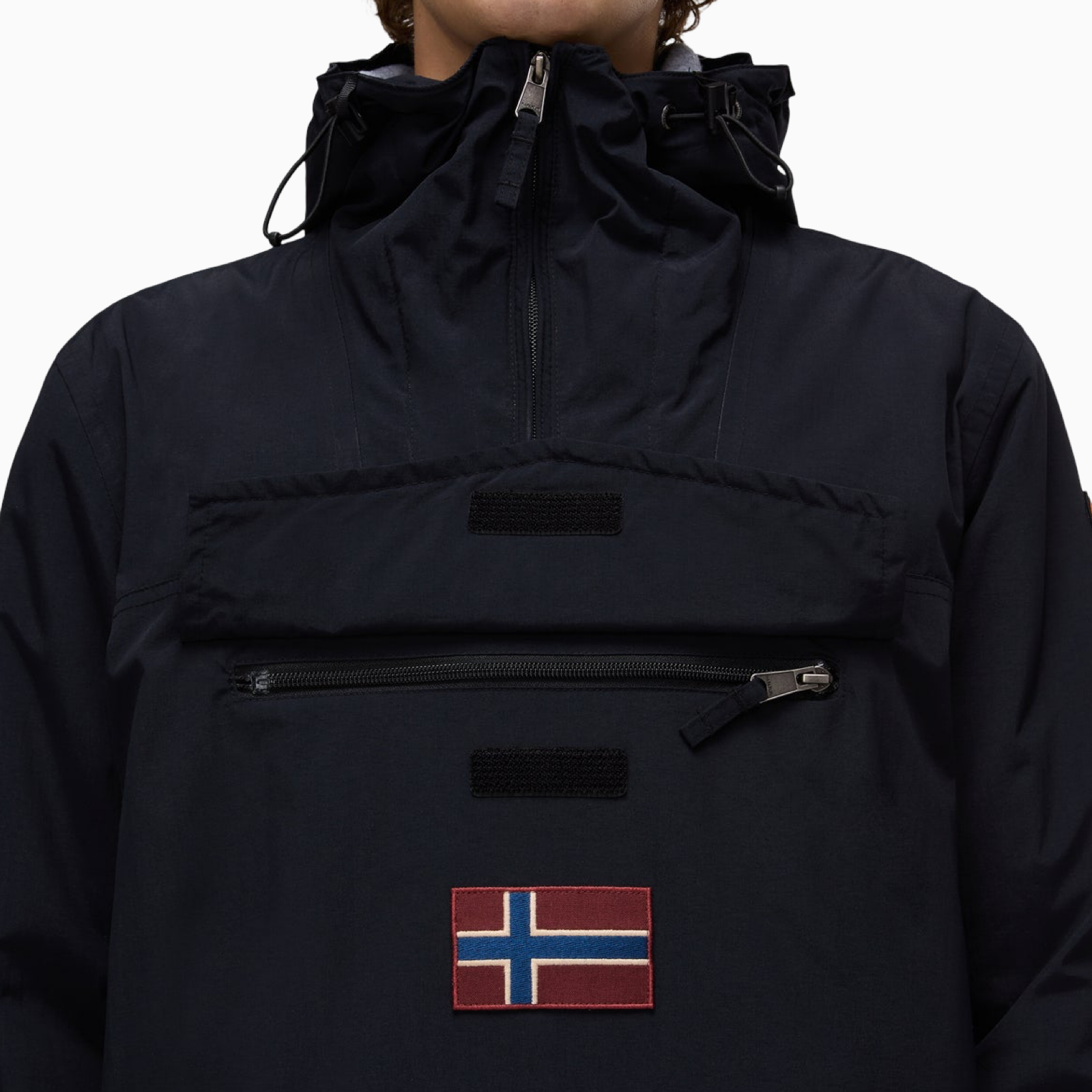 Мъжко зимно яке Napapijri Rainforest Winter Jacket NP0A4GMD Close-Up