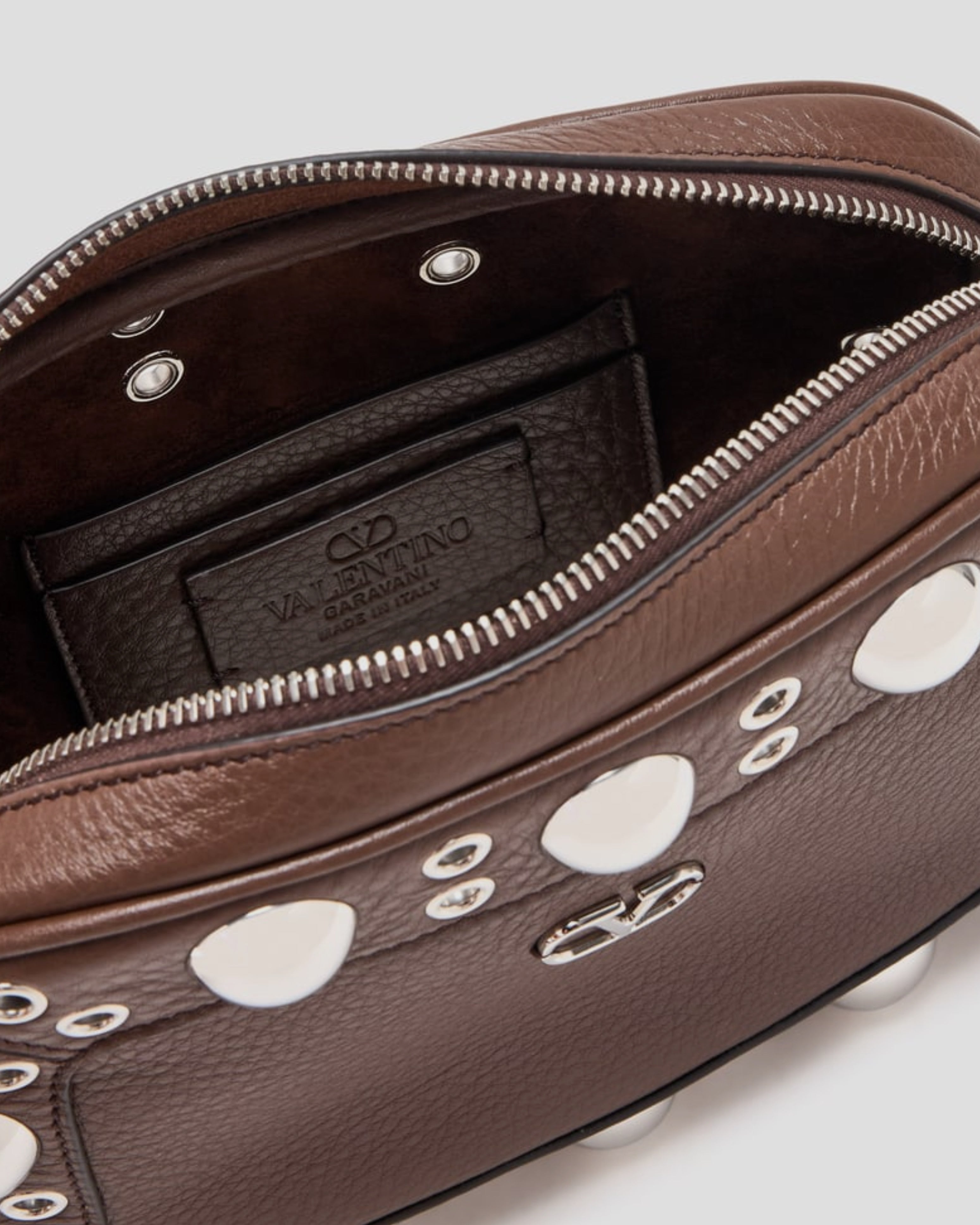 Дамска луксозна чанта Women’s shoulder bag Valentino Garavani Nellcôte
WB0R74MJLW04 Brown cropped inside view