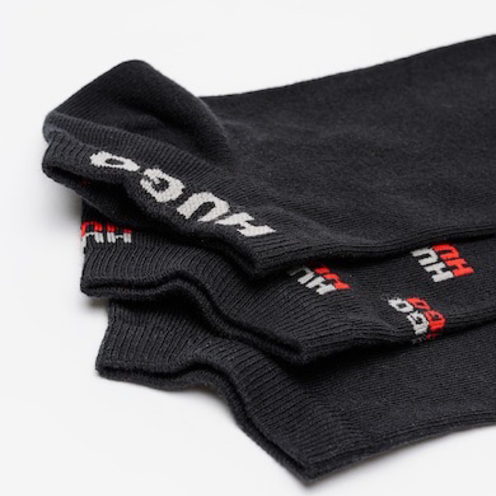  Мъжки черни чорапи Hugo Men 3-pack Socks 50557070 001 Close-Up