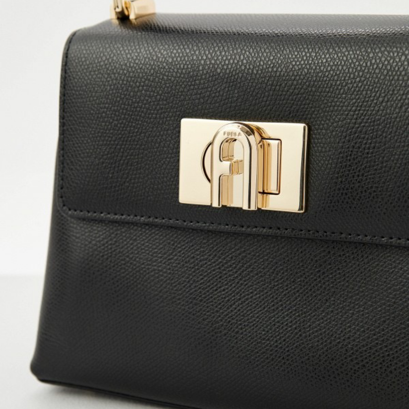 Дамска чанта Furla 1927 Top Handle Mini WB00109 ARE000 1007 Close-Up