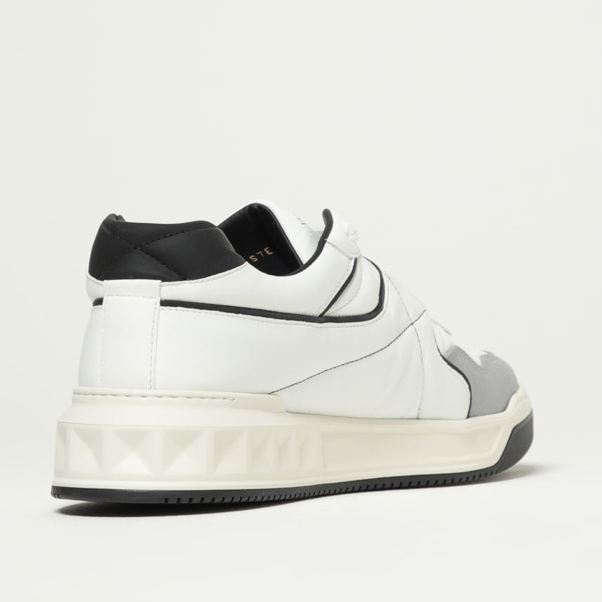 Мъжки кецове Men’s sneakers Valentino Garavani One Stud 7Y2S0E71NWN 0N2 heel view