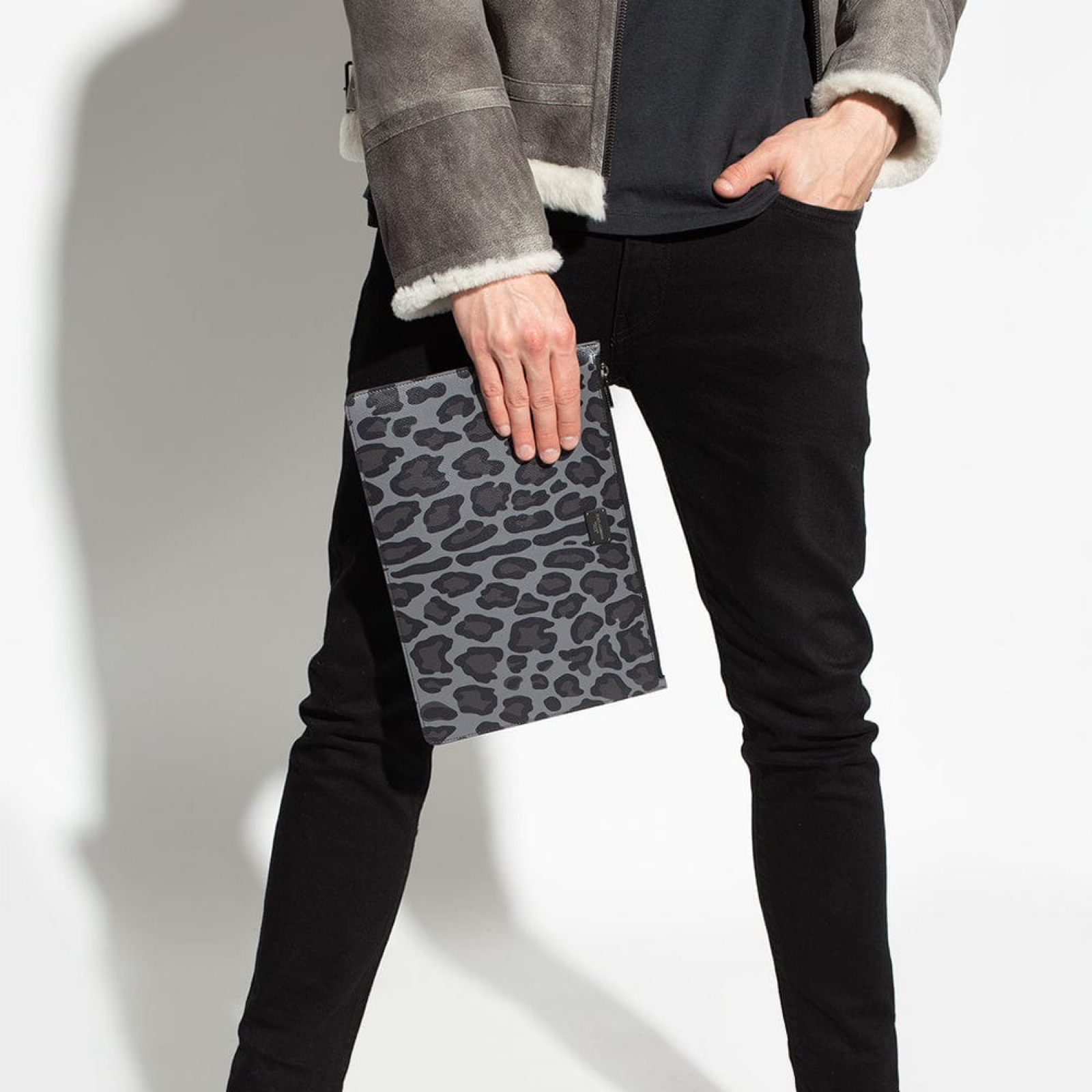 Dolce & Gabbana Leopard Jacquard Logo Plaque Clutch Bag BP2182 AZ657 HJILJ Model View