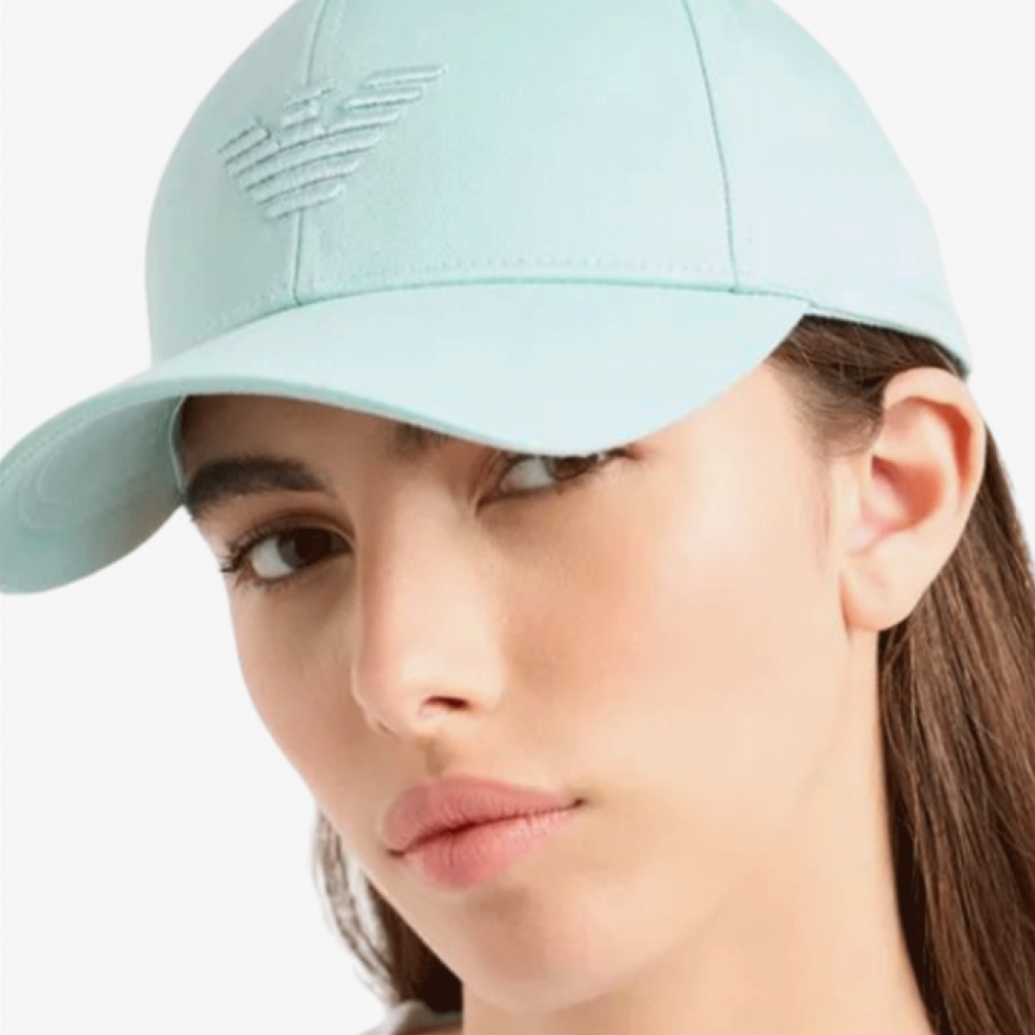 Шапка с козирка в ментово зелено Unisex cap Emporio Armani 230102 4R500 24031 Mint green Lifestyle view 2