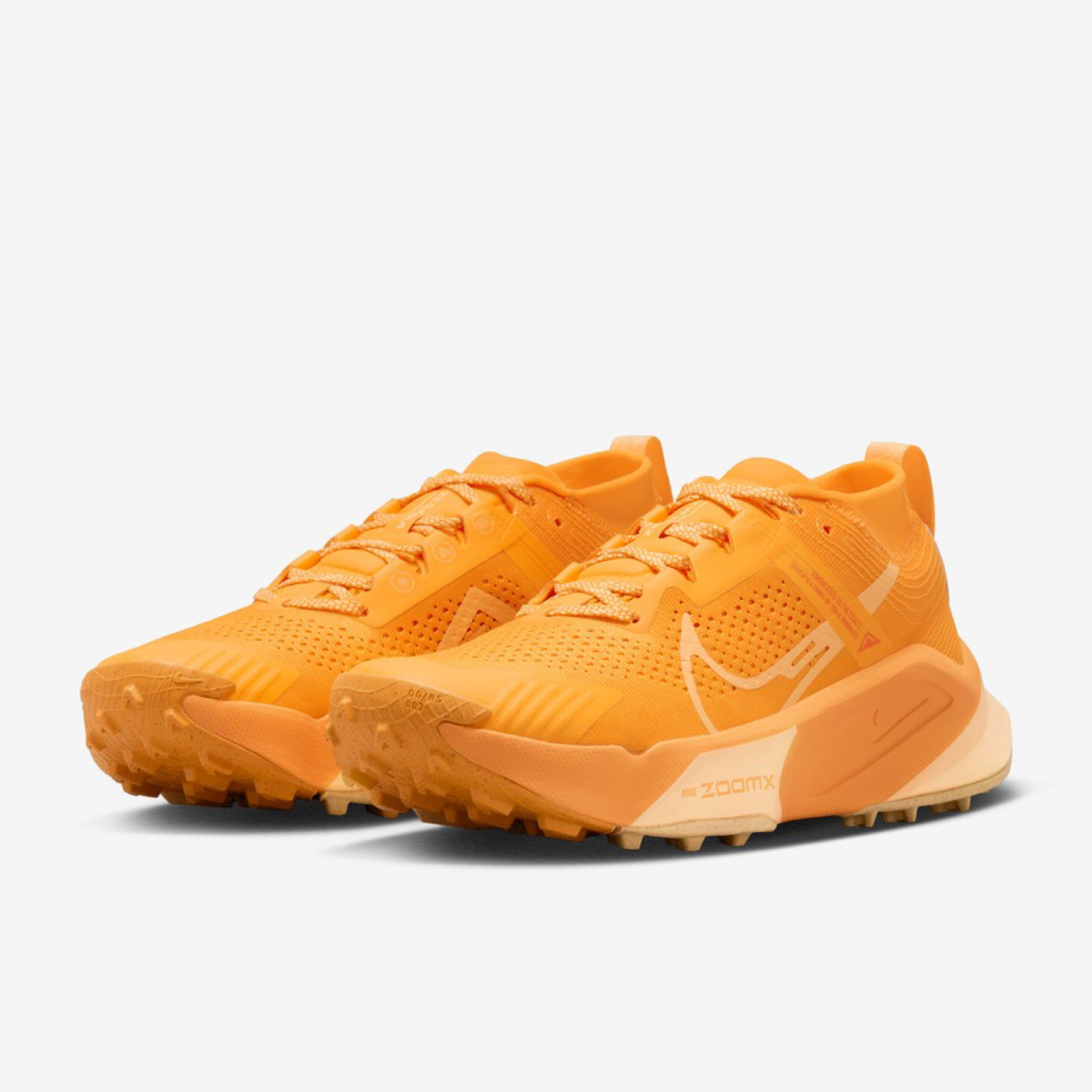 Дамски маратонки Nike Zegama Trail Women Sneakers DH0625-701 Front View