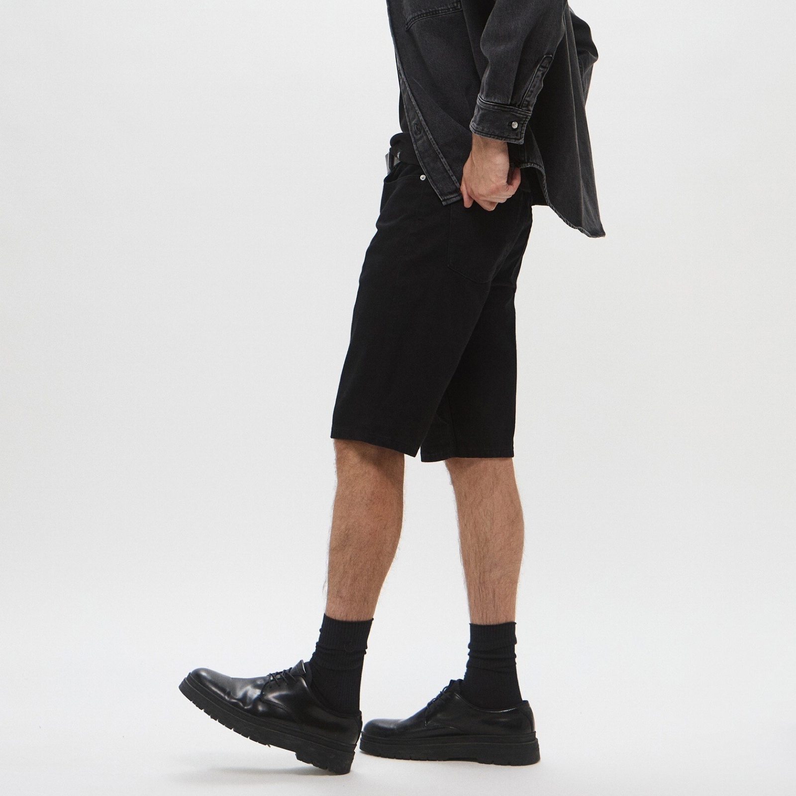Мъжки черни къси дънки Calvin Klein Jeans J30J327514 Side View