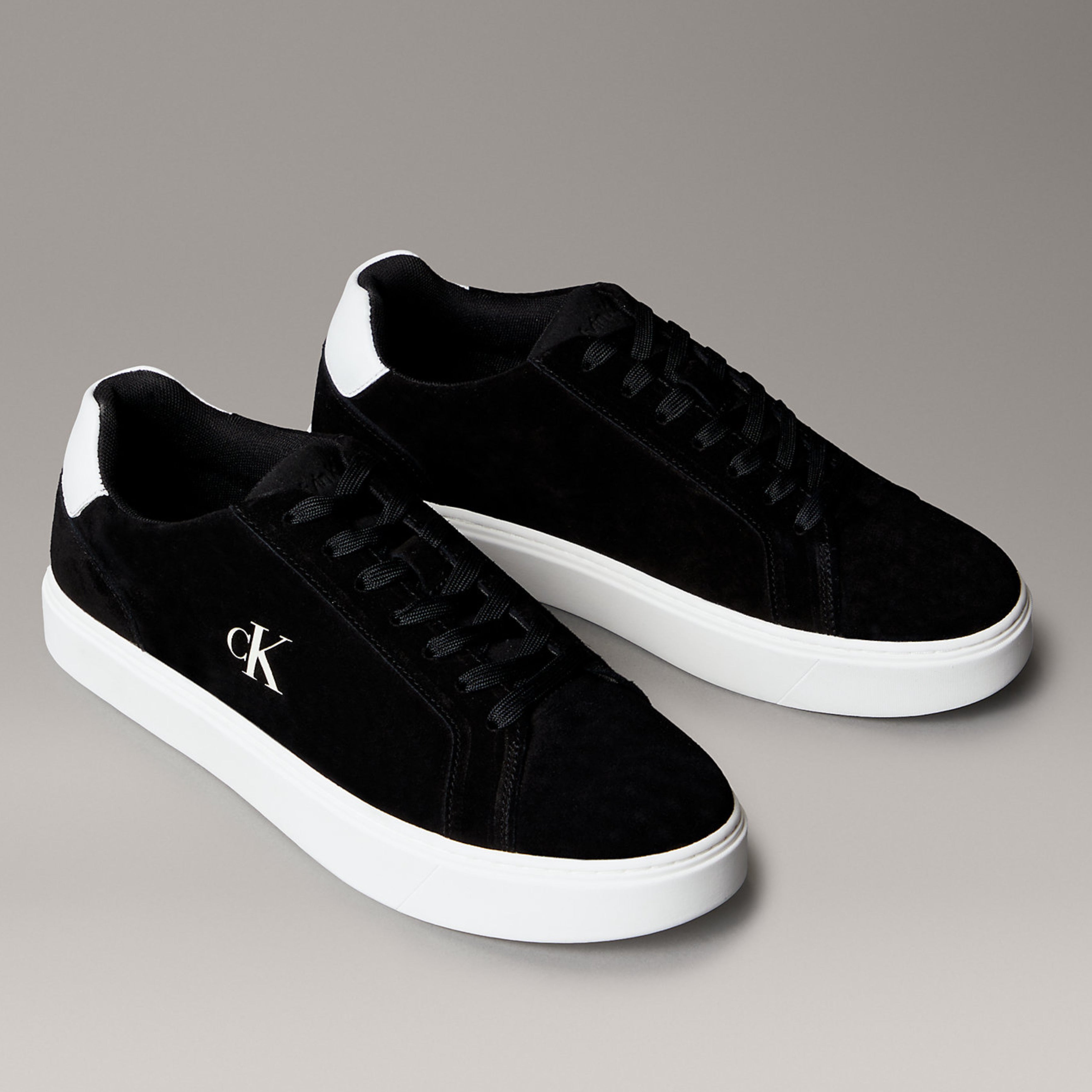Мъжки кецове Men’s sneakers Calvin Klein
YM0YM01434BEH Black