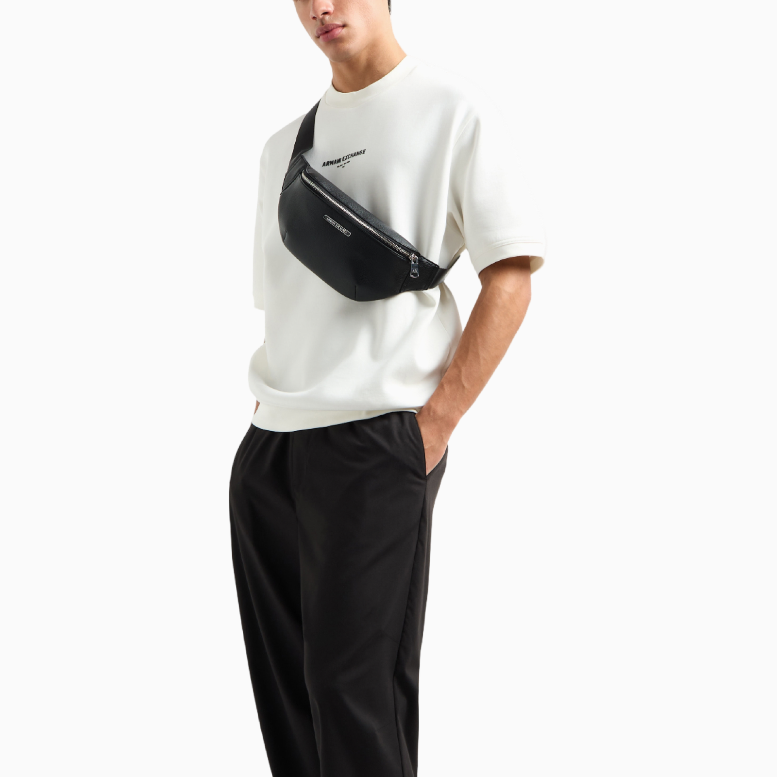 Мъжка чанта банан Men’s waist bag Armani Exchange XM000848 AF12134 UC001 lifestyle view