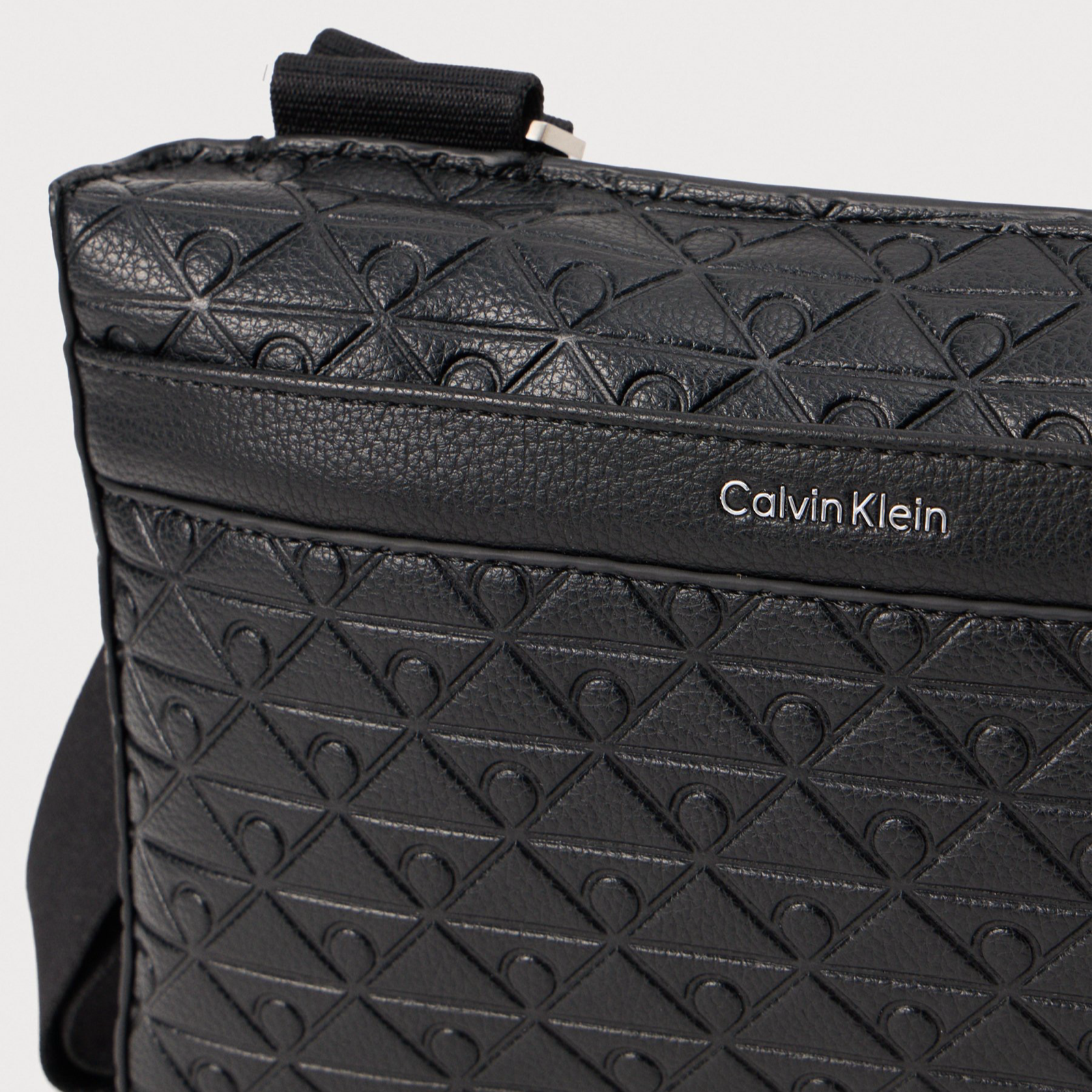 Мъжка чанта Men’s waist bag Calvin Klein 
LV04D3277G Black close up view