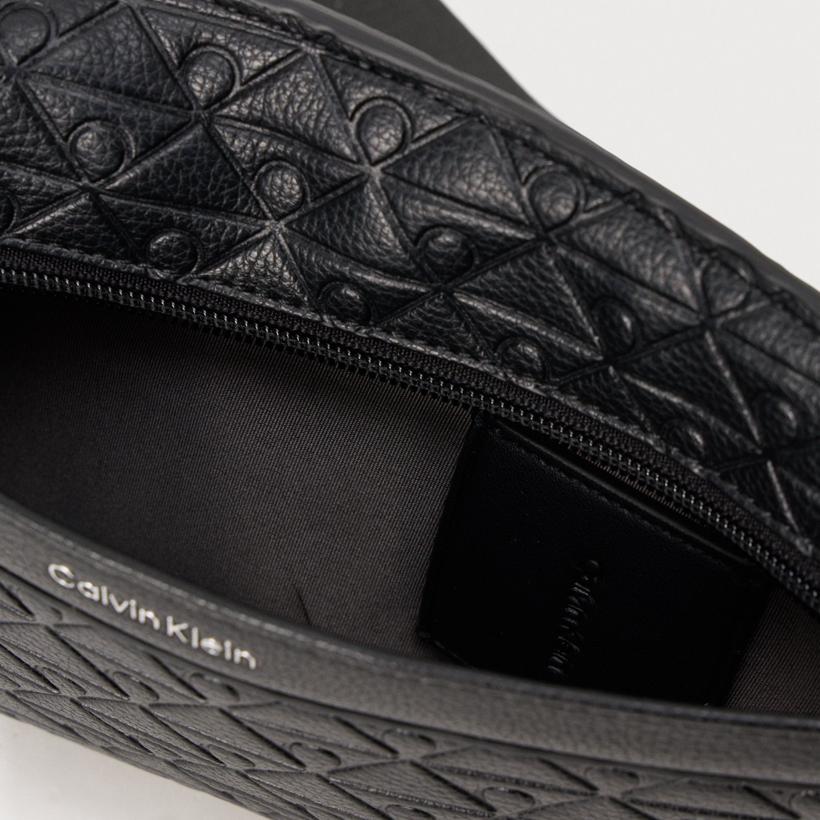 Мъжка чанта Men’s waist bag Calvin Klein 
LV04D3277G Black inside view