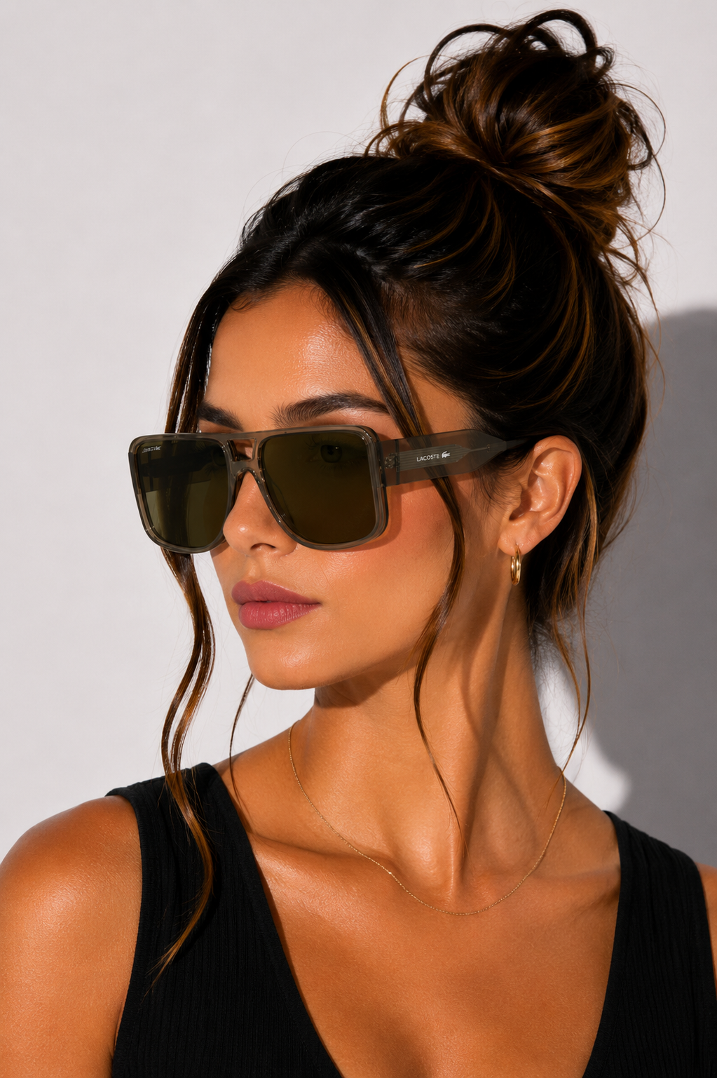Слънчеви очила Unisex sunglasses LACOSTE
L6056S 210 Brown lifestyle view