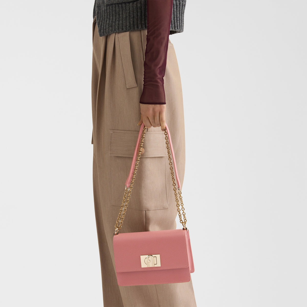 Women’s crossbody bag Furla 1927 Mini
SKU: BAFKACO_ARE000_9161 4898S Rosewood lifestyle view 2