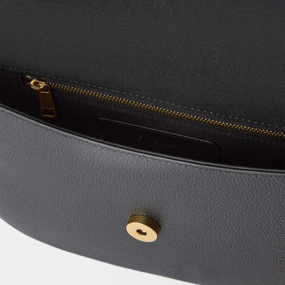 Women’s crossbody bag Furla Moonlight S
WB01887_BX3036_1002_O6000 Black inside view