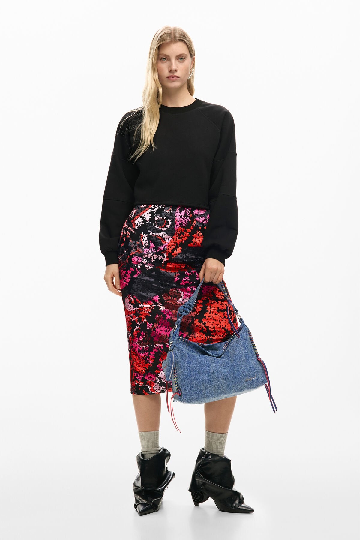 Дамска чанта Women’s denim shoulder bag Desigual 26SAXD31 5005 denim lifestyle view