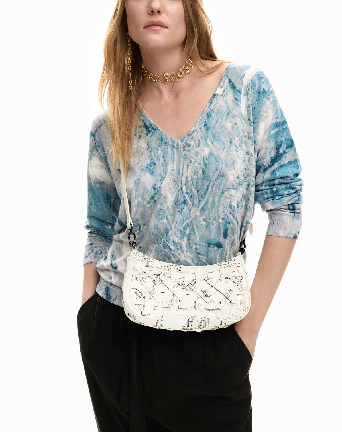 Дамска чанта Women’s handbag Desigual
26SAXP58 1008 White lifestyle view