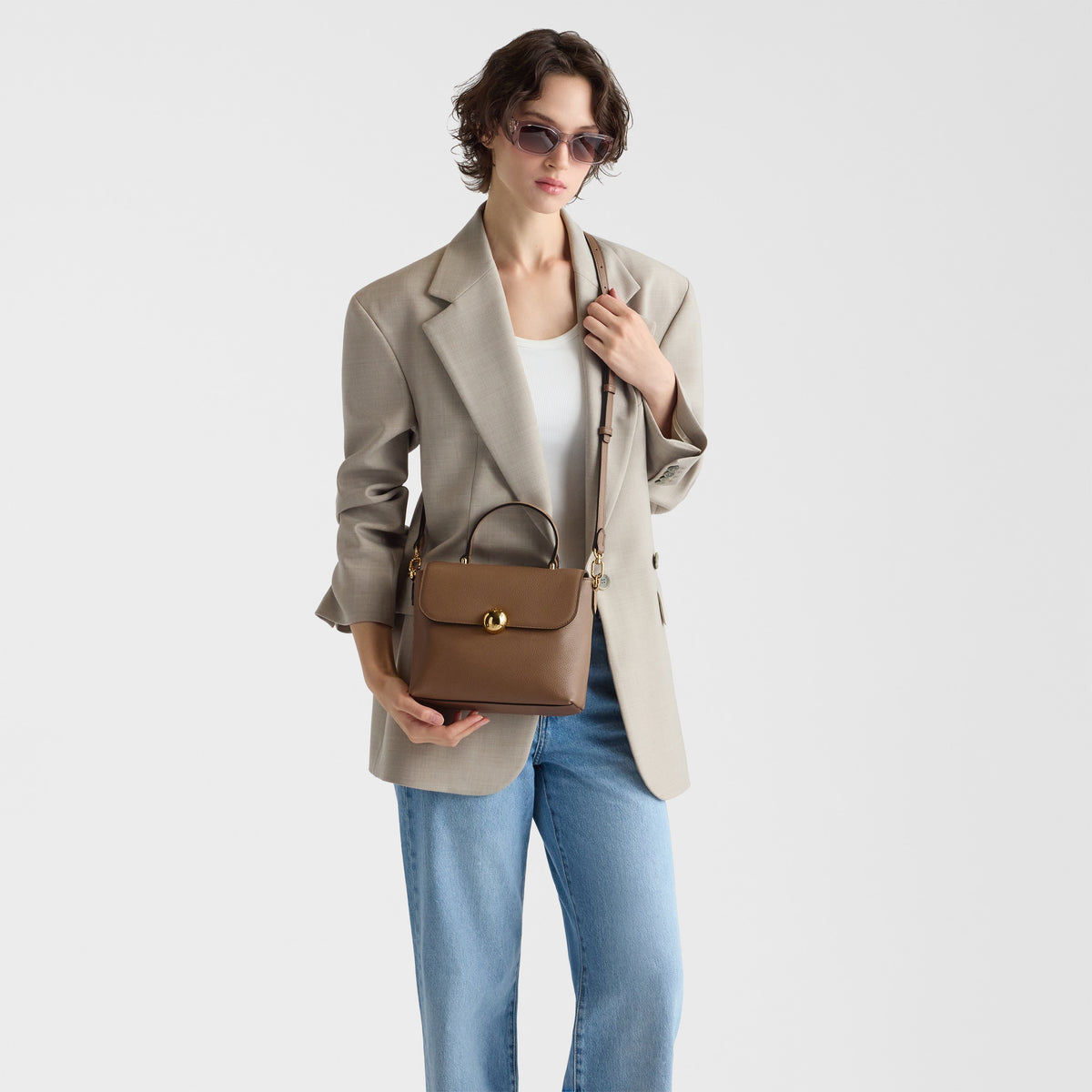 Women’s handbag Furla Moonlight S Top Handle
WB01882_BX3036_1002_4489S Toffee lifestyle view 2