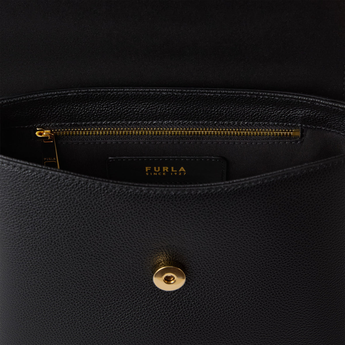 Women’s handbag Furla Moonlight S Top Handle
WB01882_BX3036_1002_O6000 Black inside view