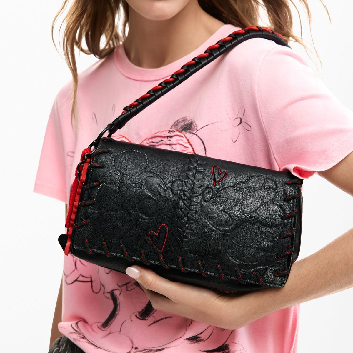 Дамска чанта Women’s shoulder bag Desigual Mickey™️ 26SAXP85 2000 Black lifestyle view