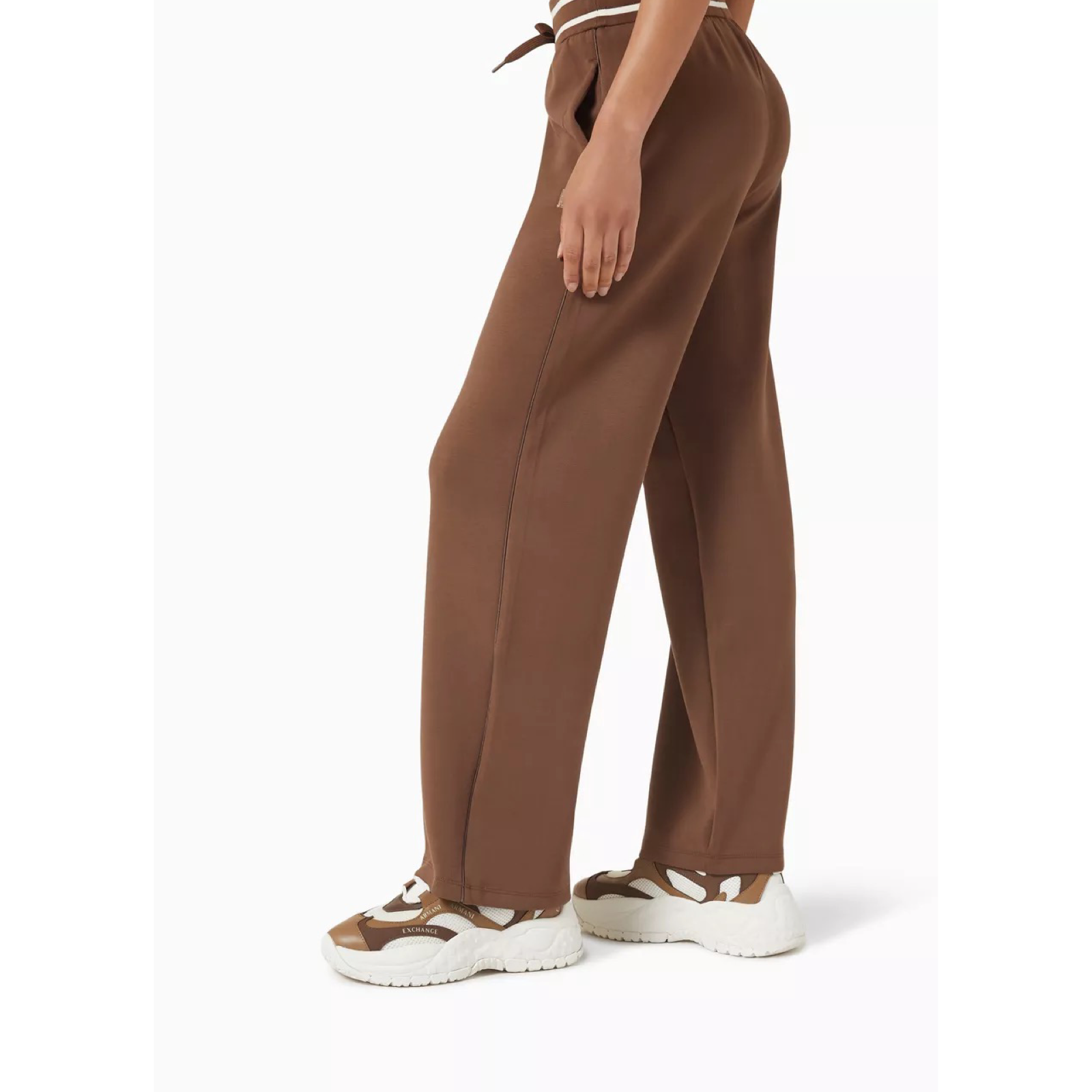 Дамски маратонки Women’s sneakers Armani Exchange XDX120 XV708 MZ743 lifestyle view