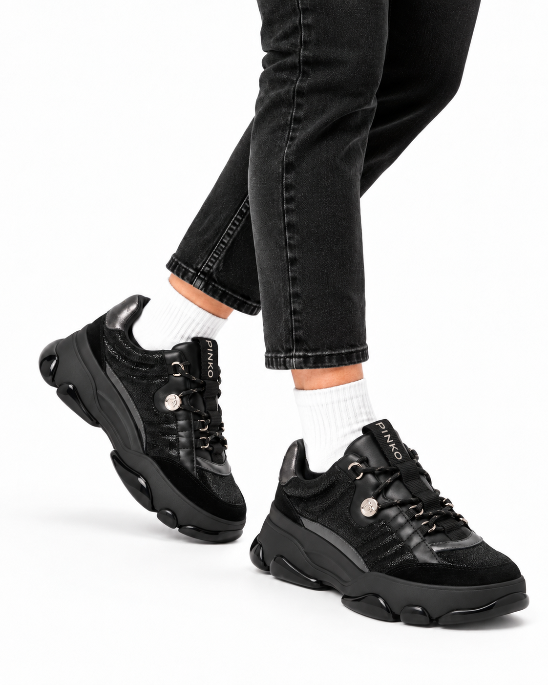 Дамски кецове Women’s sneakers Pinko Athena
SS0195P002Z99 Black lifestyle view