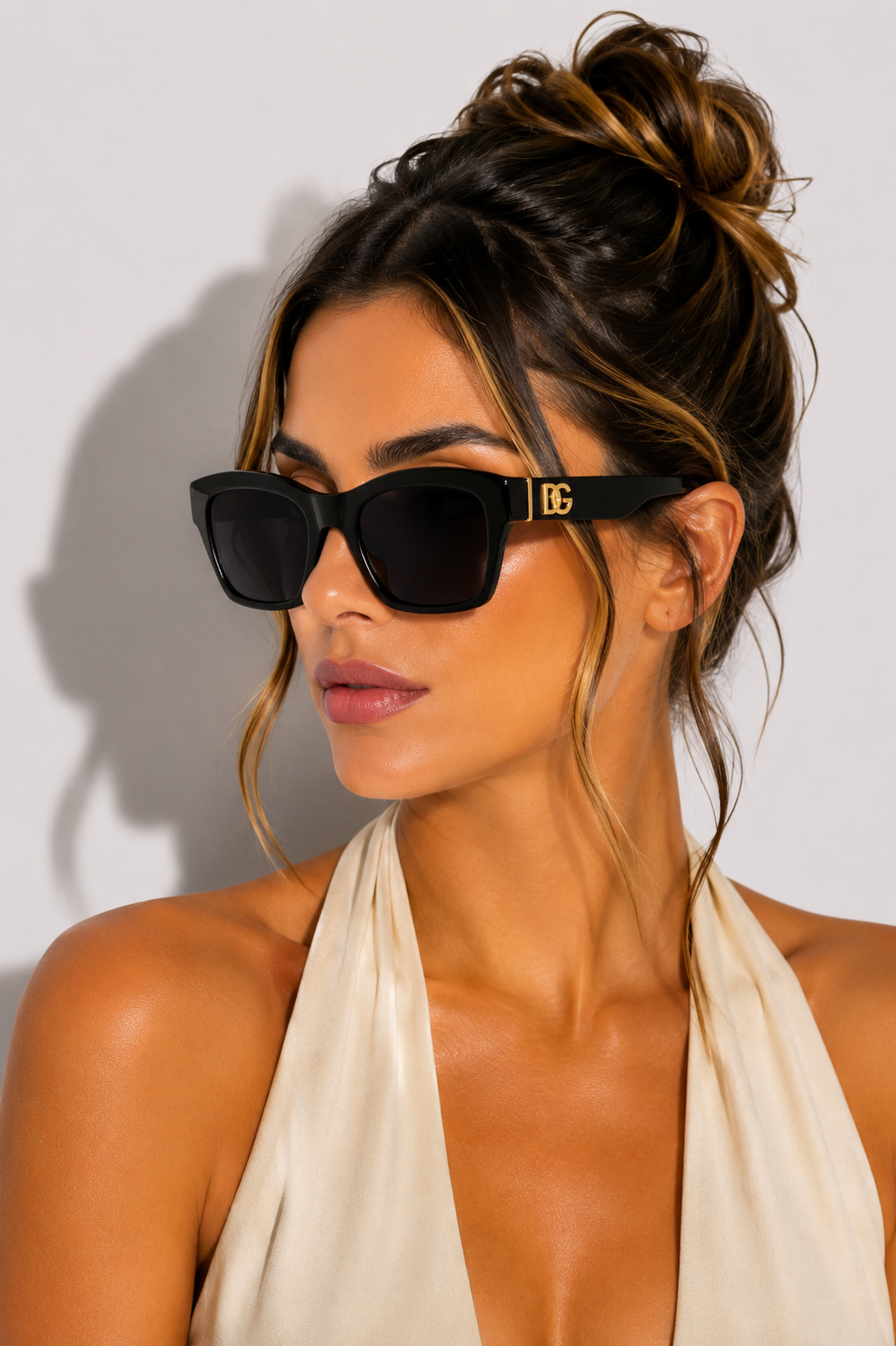 Дамски слънчеви очила Women’s sunglasses Dolce & Gabbana DG4512 501 87 Black lifestyle view