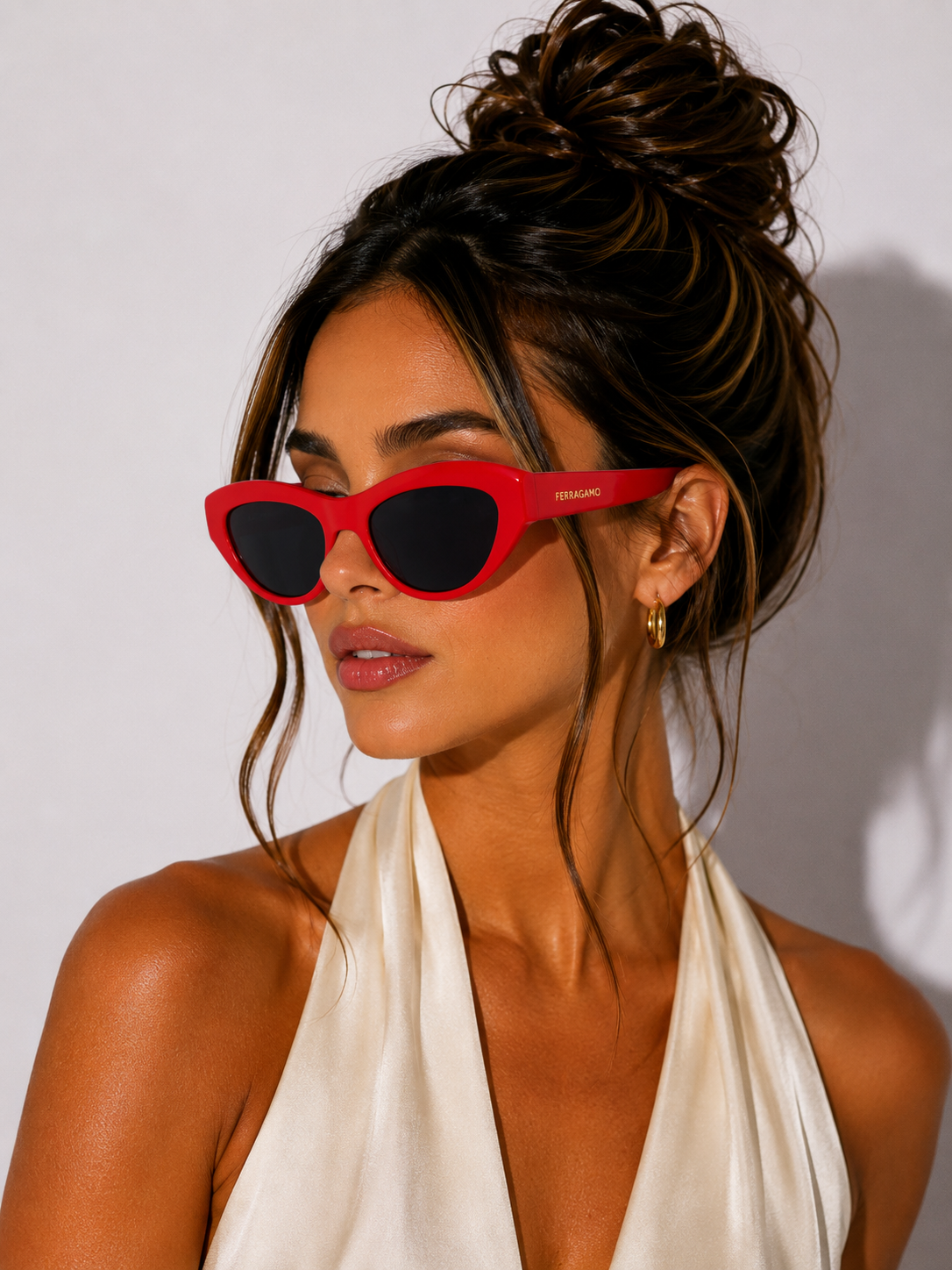 Дамски слънчеви очила Women’s sunglasses FERRAGAMO SF1103S 600 Red lifestyle view
