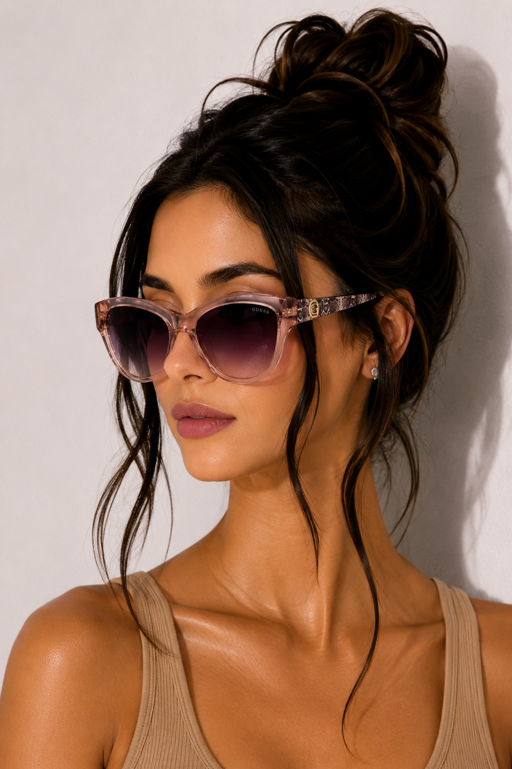 Дамски слънчеви очила Women’s sunglasses GUESS GU00112 57Z lifestyle view