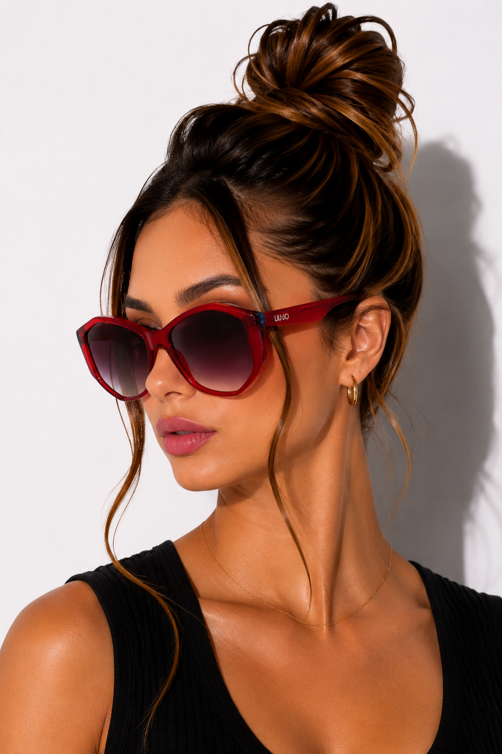 Дамски слънчеви очила Women’s sunglasses LIU JO LJ797S 623 Red lifestyle view