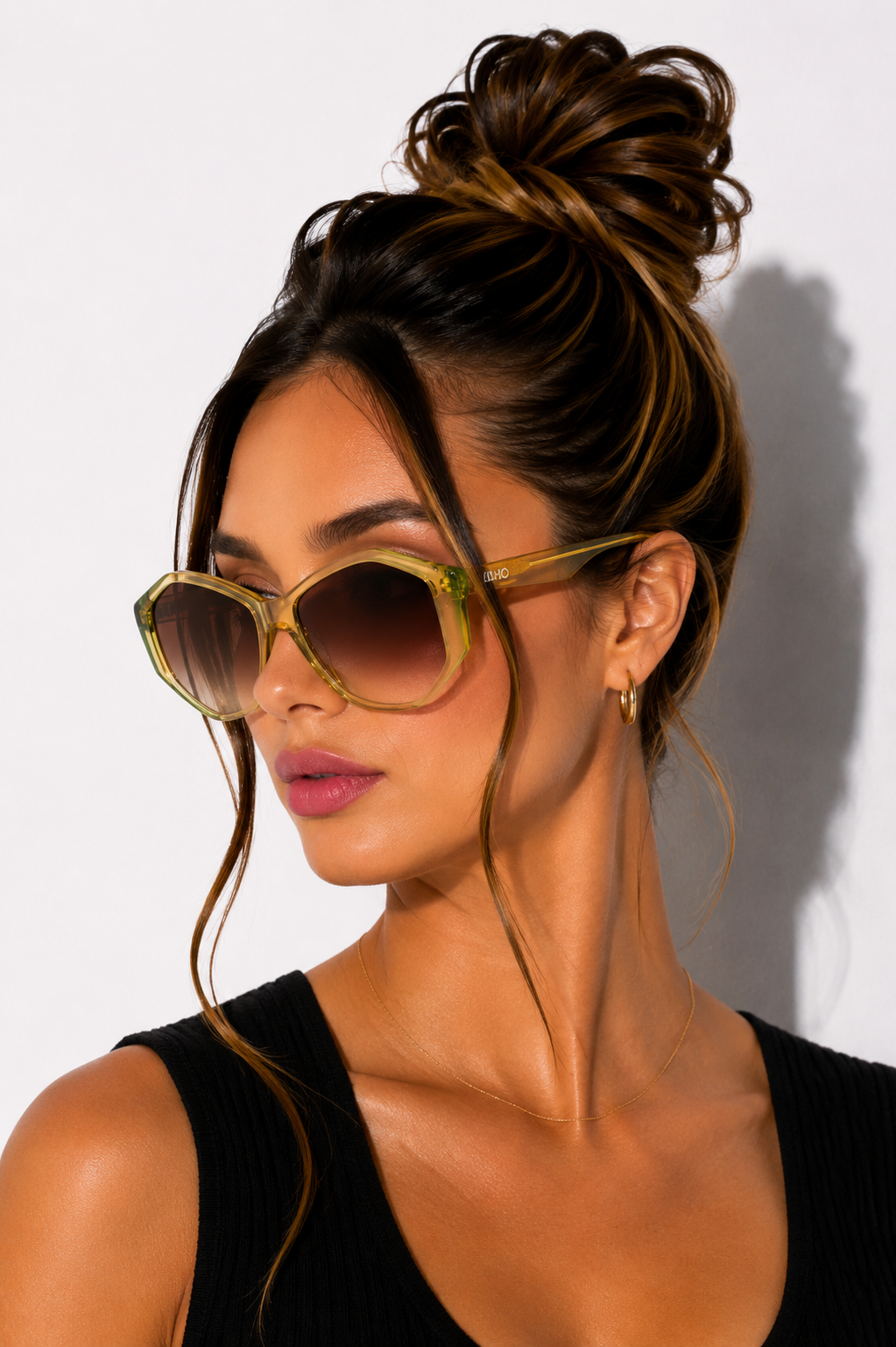Дамски слънчеви очила Women’s sunglasses LIU JO LJ797S 707 Yellow lifestyle view
