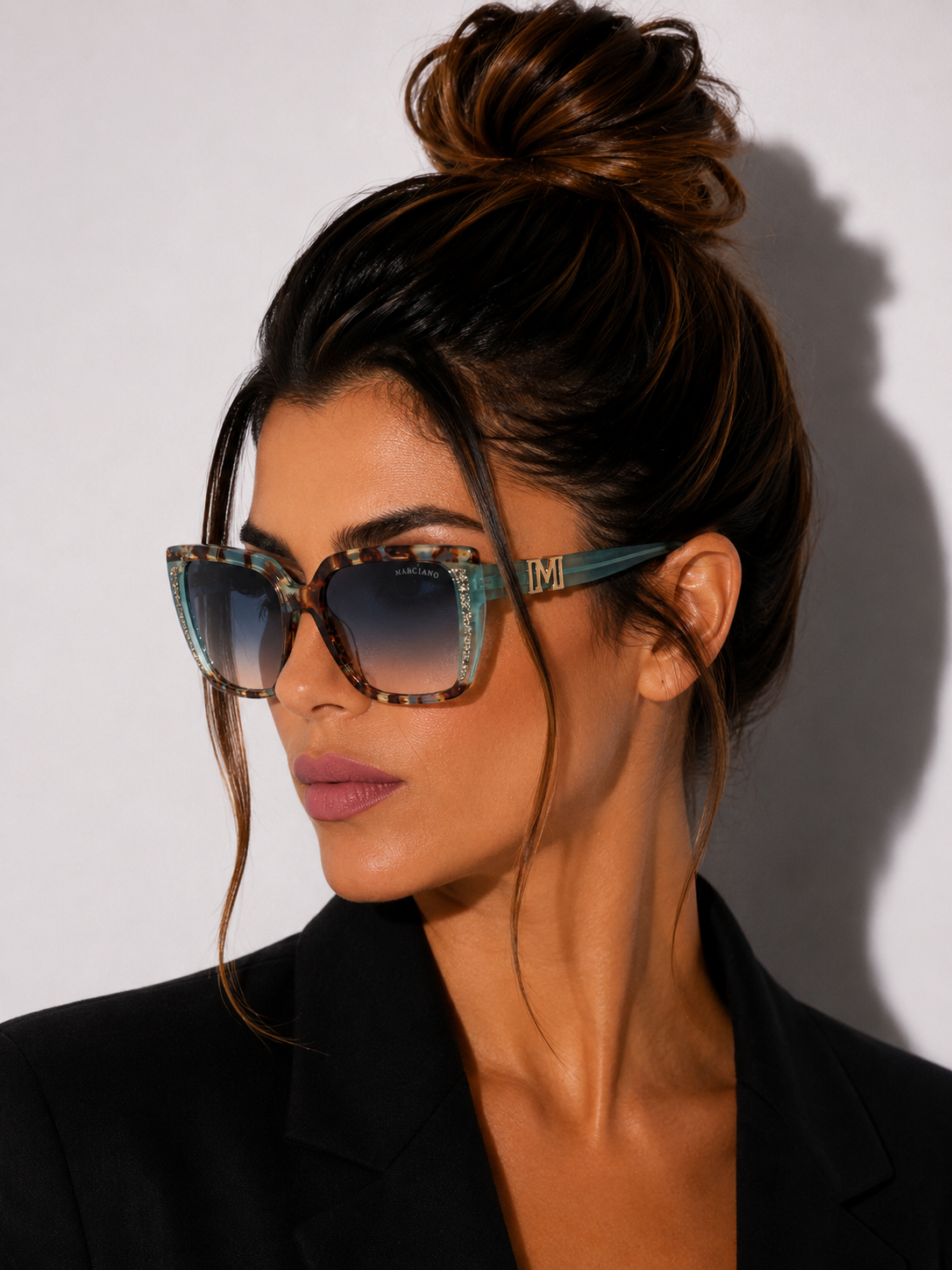 Дамски слънчеви очила Women’s sunglasses Marciano by Guess GM00012 89W Turquoise lifestyle view