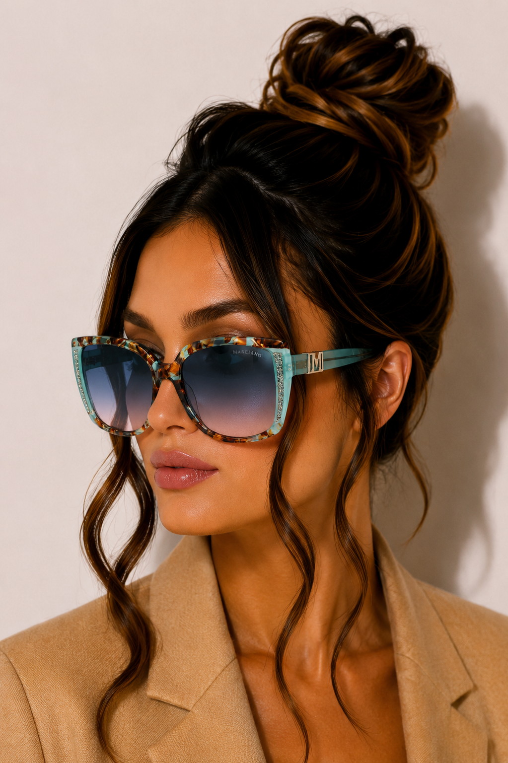 Дамски слънчеви очила Women’s sunglasses Marciano by Guess GM00013 89W Aqua lifestyle view