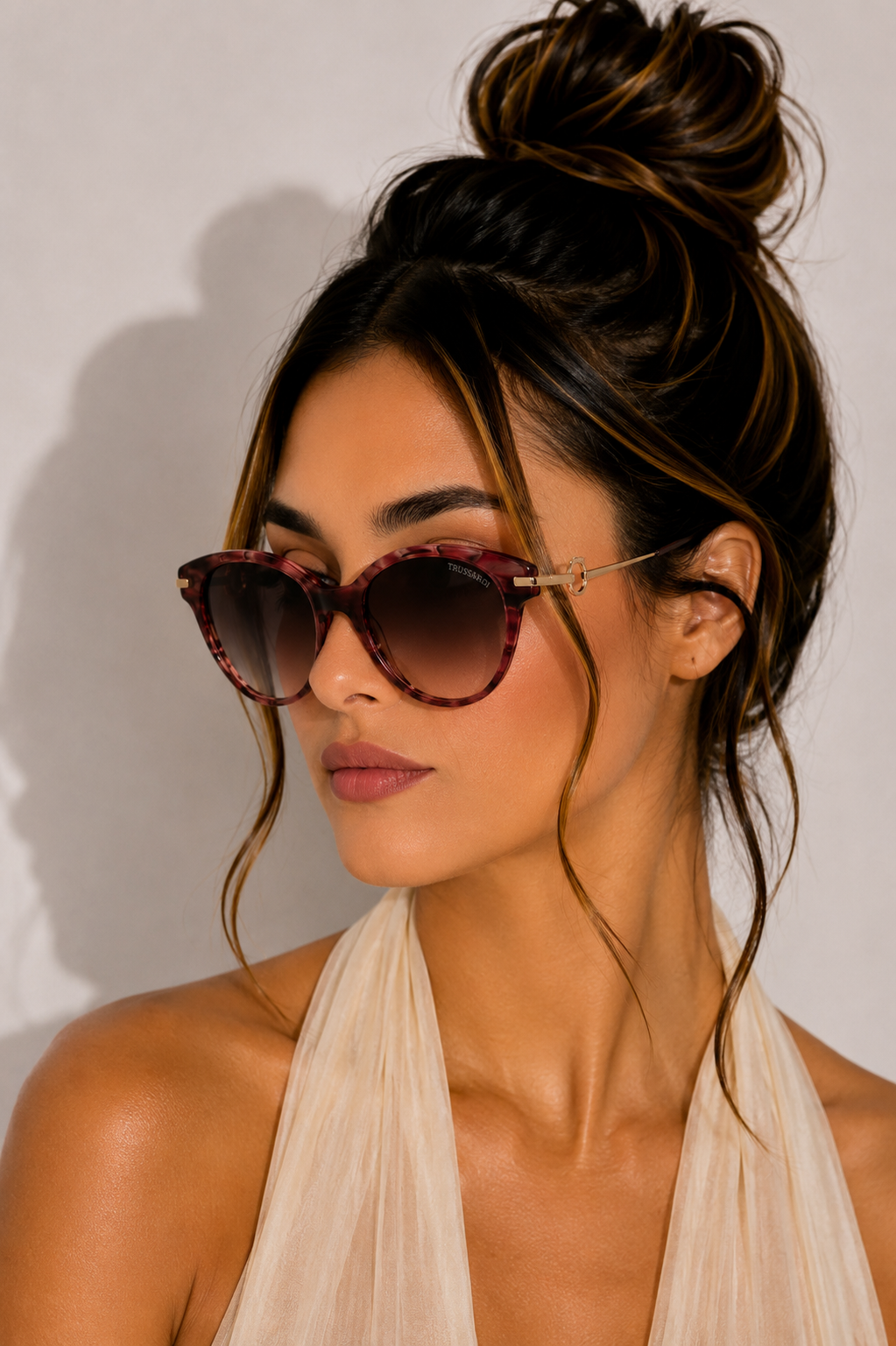 Дамски слънчеви очила Women’s sunglasses Trussardi TSW9025 E03 lifestyle view