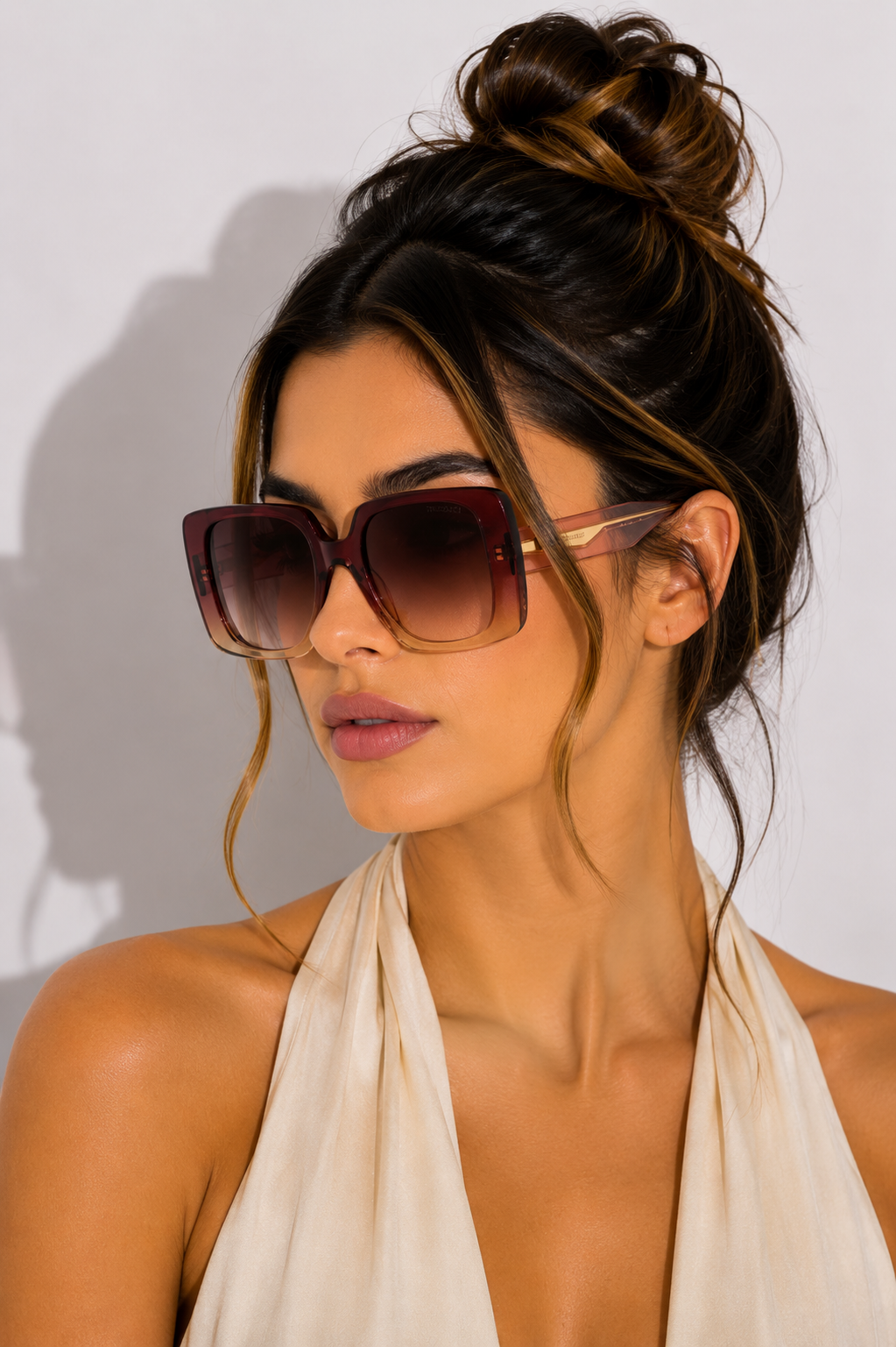 Дамски слънчеви очила Women’s sunglasses Trussardi TSW9029 C01 Pink lifestyle view