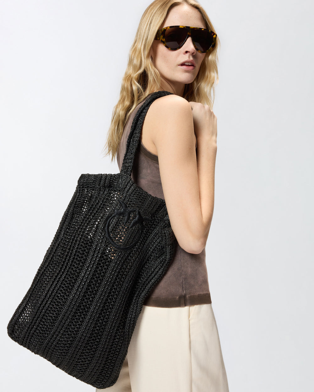 Дамска чанта Women’s tote bag Pinko
106728A39Y Z99 Black lifestyle view